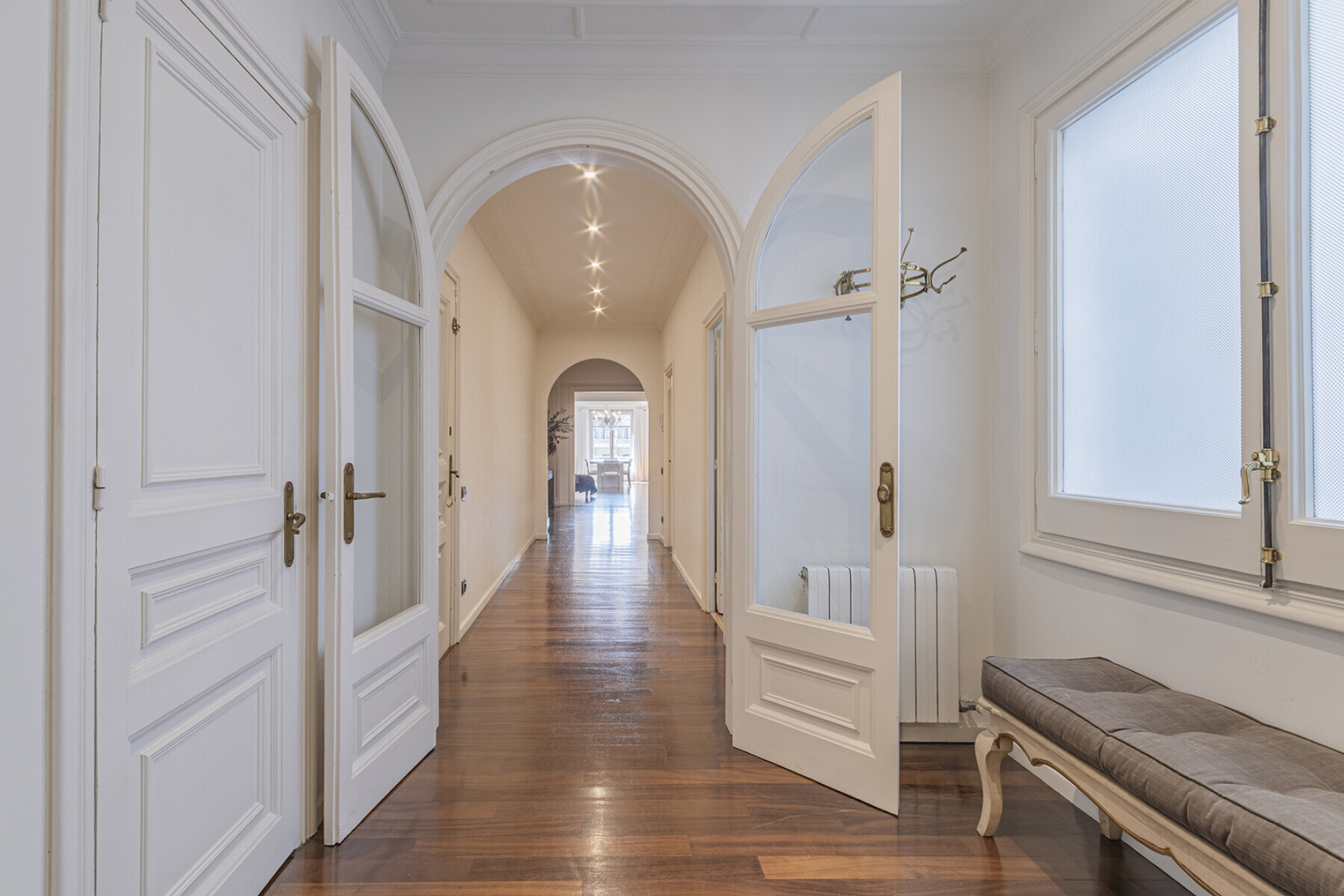  Elegant property in a stately estate on Avenida Diagonal - 物件實景