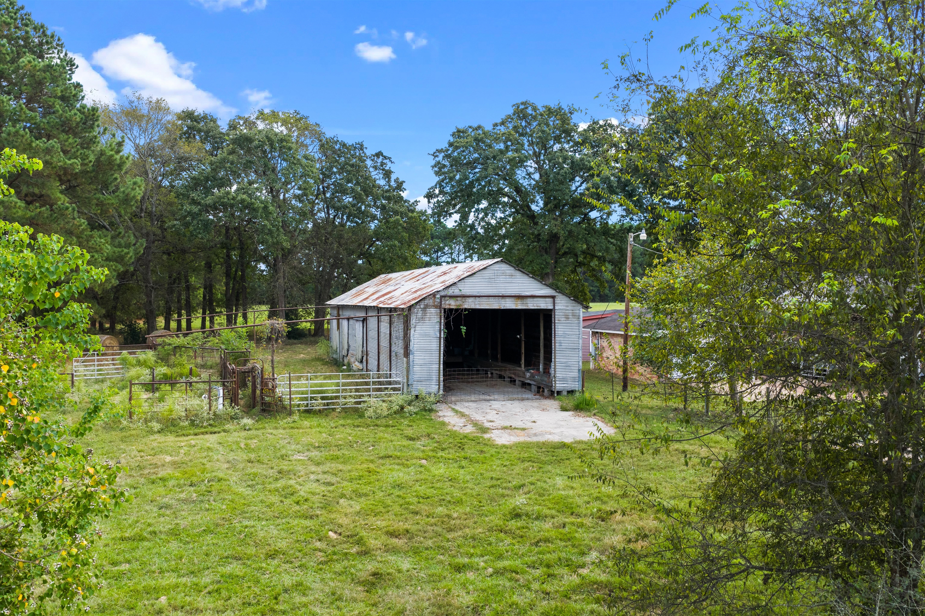 Henderson, Texas, 75654, United States, 3 Bedrooms Bedrooms, ,2 BathroomsBathrooms,Residential,For Sale,1983908
