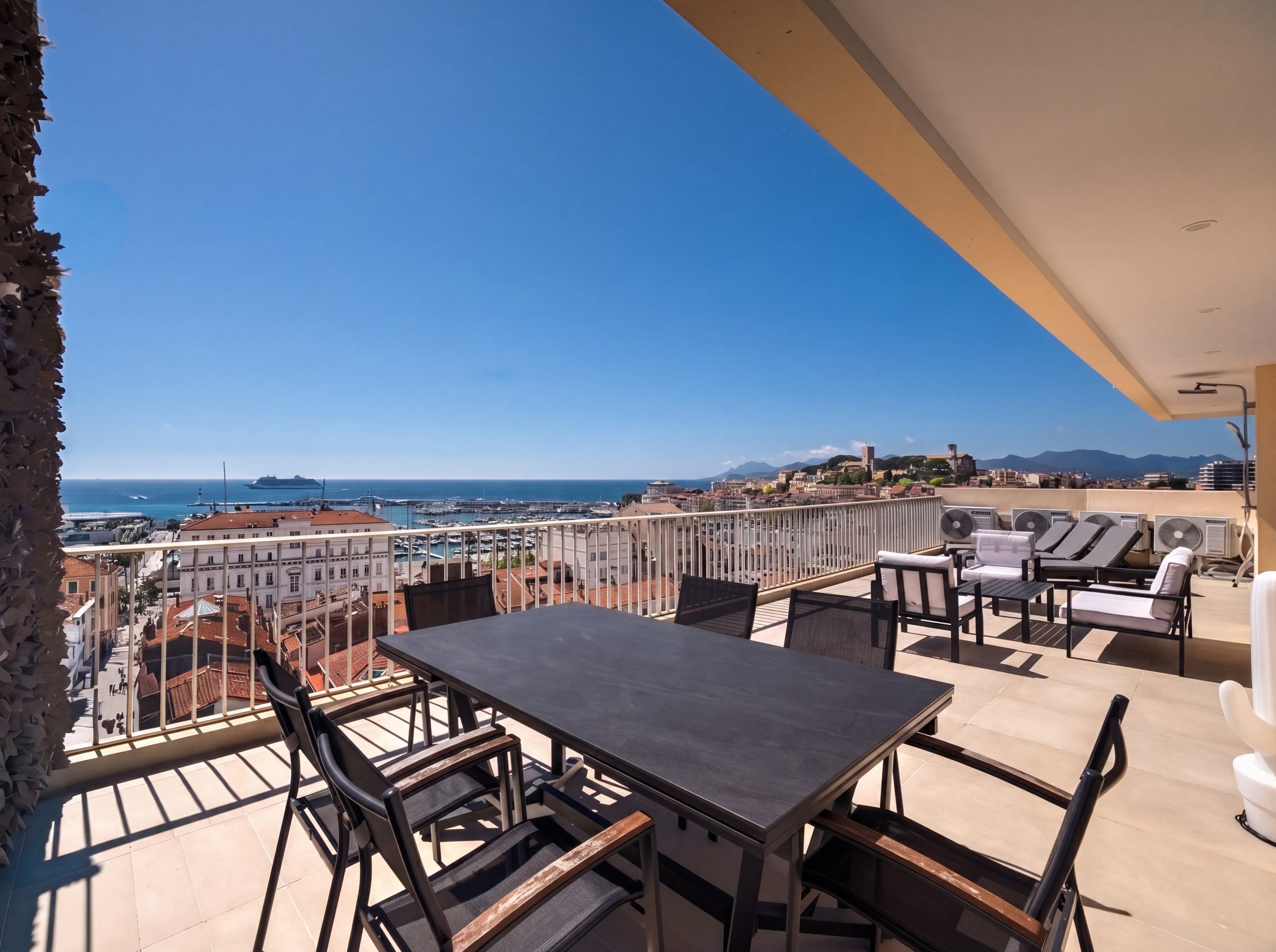  Cannes Forville top floor apartment with 40 sqm terrace panoramic sea views nea… - 物件實景