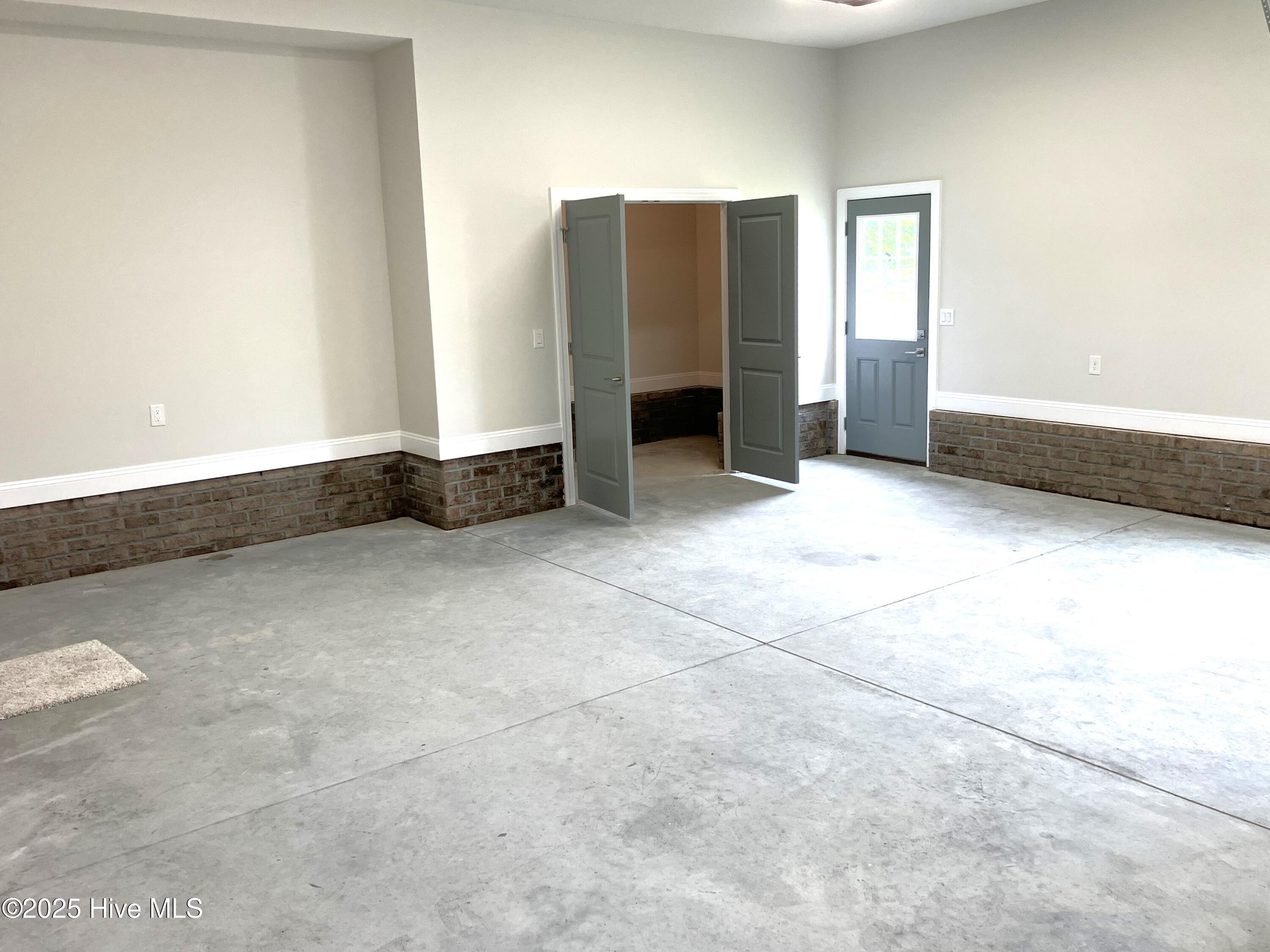 Jacksonville, North Carolina, 28546, United States, 5 Bedrooms Bedrooms, ,4 BathroomsBathrooms,Residential,For Sale,1872875