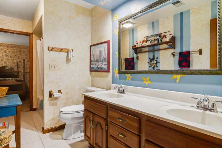 Valparaiso, Indiana, 46385, United States, 4 Bedrooms Bedrooms, ,4 BathroomsBathrooms,Residential,For Sale,1945024