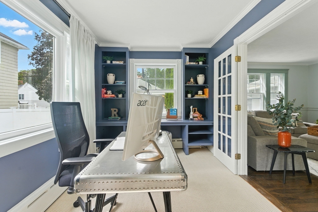 Stoneham, Massachusetts, 02180, United States, 3 Bedrooms Bedrooms, ,2 BathroomsBathrooms,Residential,For Sale,1939949