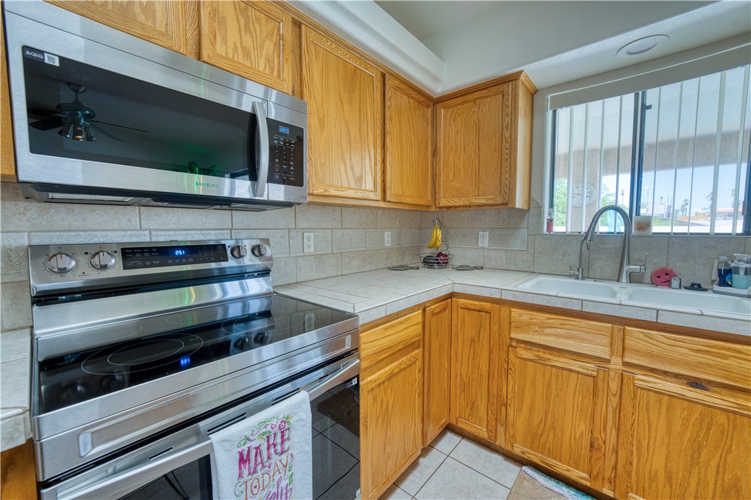 Lake Havasu, Arizona, 86403, United States, 3 Bedrooms Bedrooms, ,1 BathroomBathrooms,Residential,For Sale,1901749