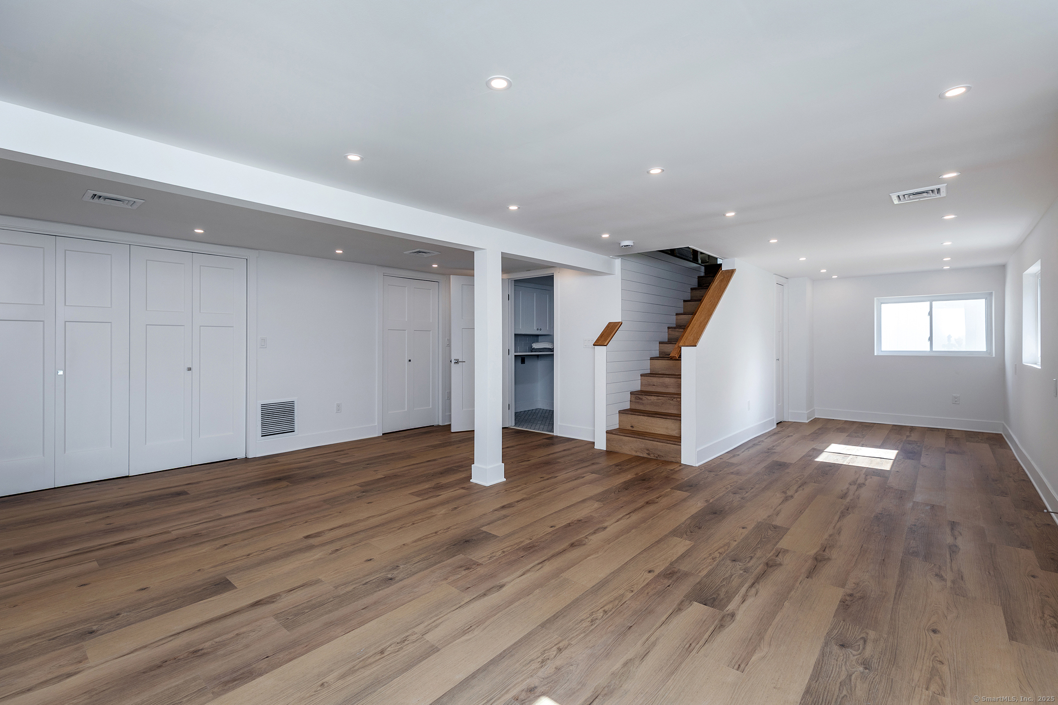 Brookfield, Connecticut, 06804, United States, 3 Bedrooms Bedrooms, ,2 BathroomsBathrooms,Residential,For Sale,1911070