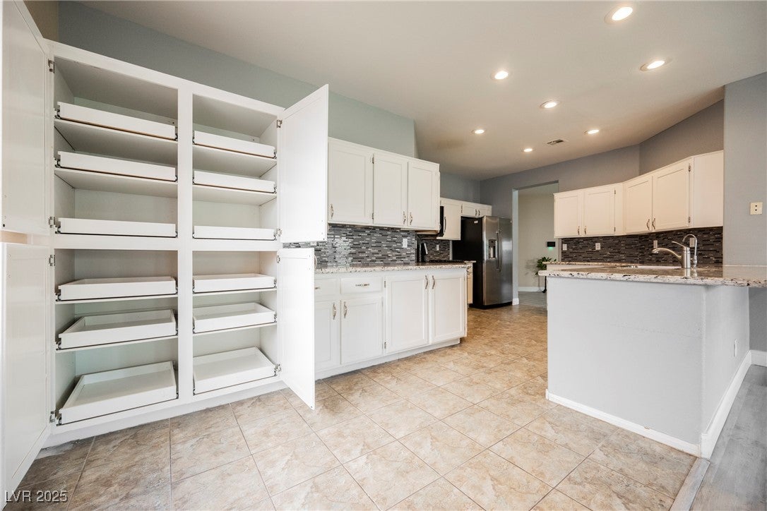 Henderson, Nevada, 89015, United States, 5 Bedrooms Bedrooms, ,2 BathroomsBathrooms,Residential,For Sale,1976773