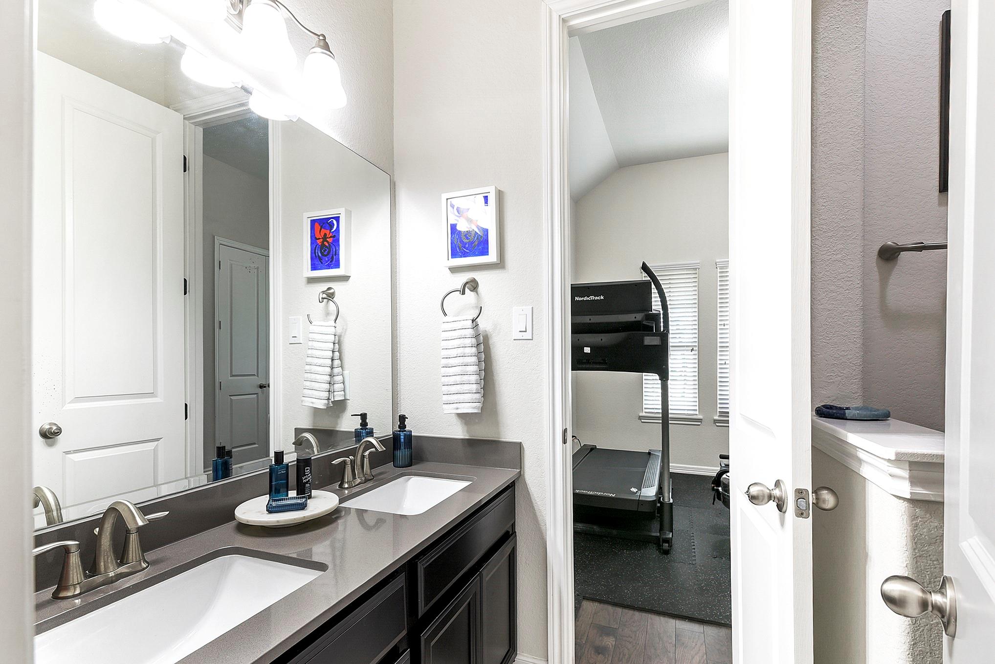 Katy, Texas, 77494, United States, 4 Bedrooms Bedrooms, ,5 BathroomsBathrooms,Residential,For Sale,1982893