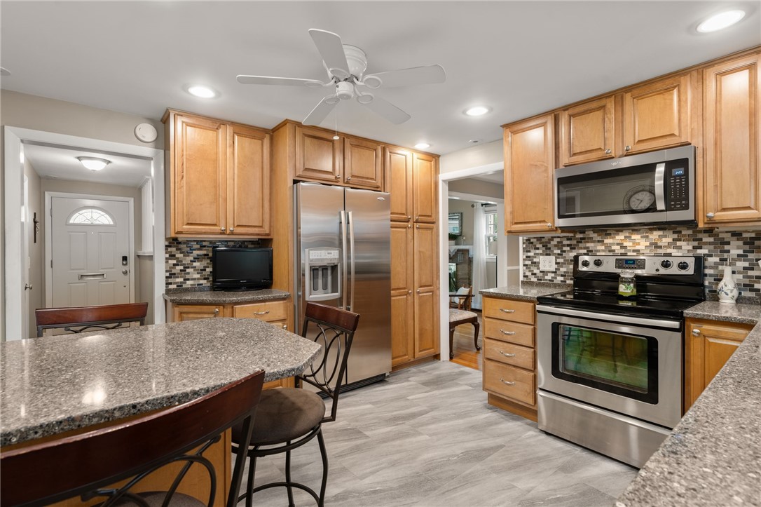 North Kingstown, Rhode Island, 02852, United States, 4 Bedrooms Bedrooms, ,2 BathroomsBathrooms,Residential,For Sale,1987787