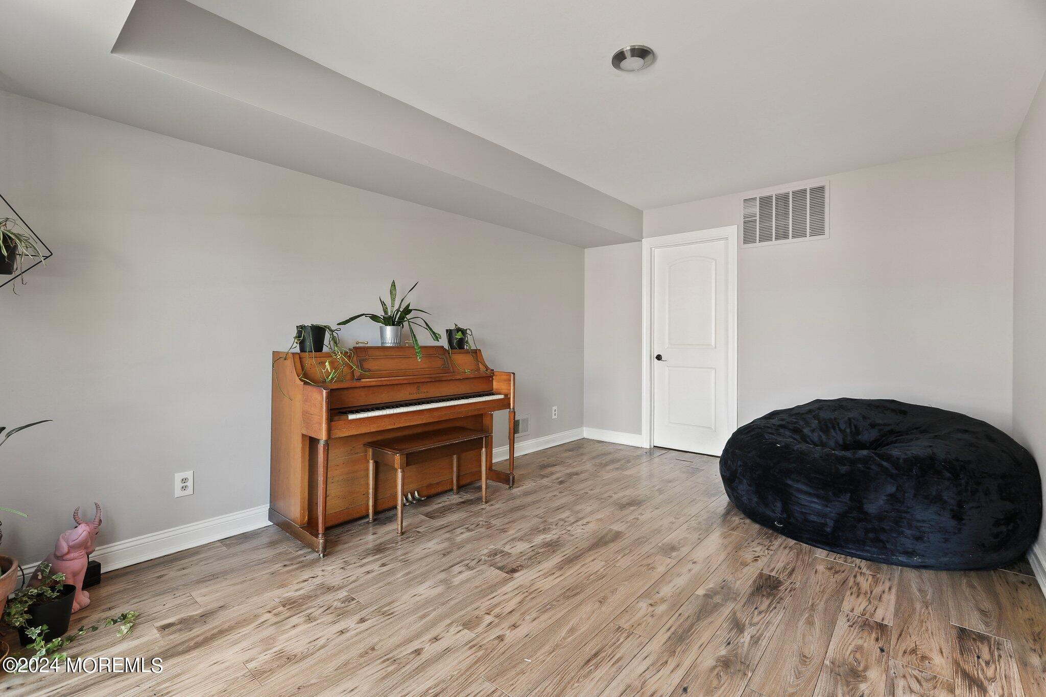 Howell, New Jersey, 07731, United States, 4 Bedrooms Bedrooms, ,3 BathroomsBathrooms,Residential,For Sale,1928001