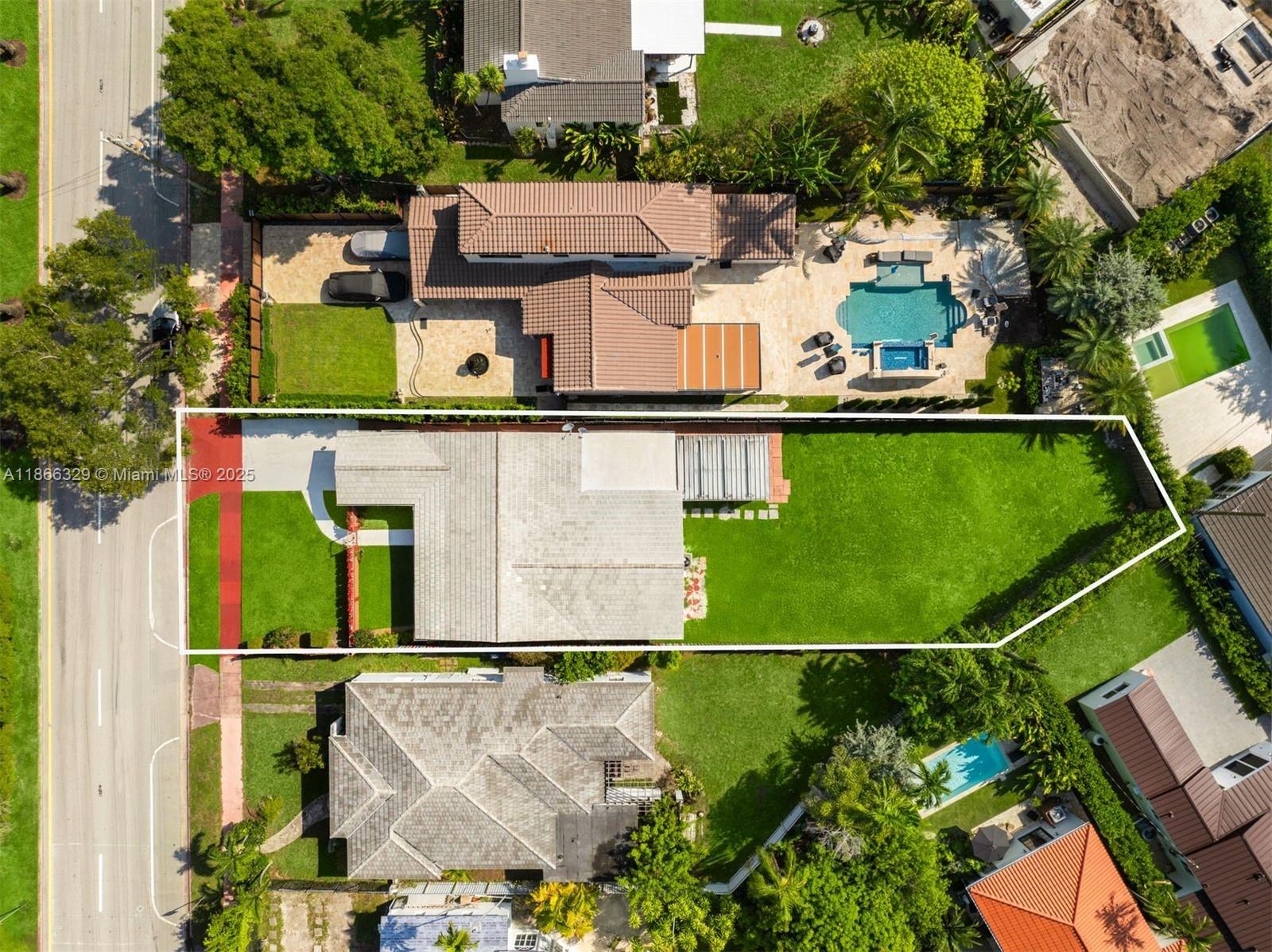 Miami Beach, Florida, 33140, United States, 3 Bedrooms Bedrooms, ,2 BathroomsBathrooms,Residential,For Sale,1934201