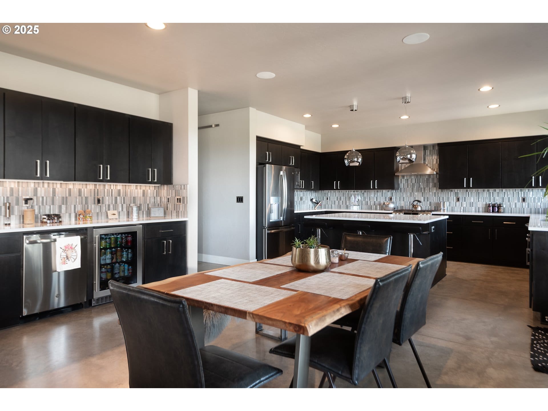  21060 KNOTT RD Bend, OR 97702 - 物件實景