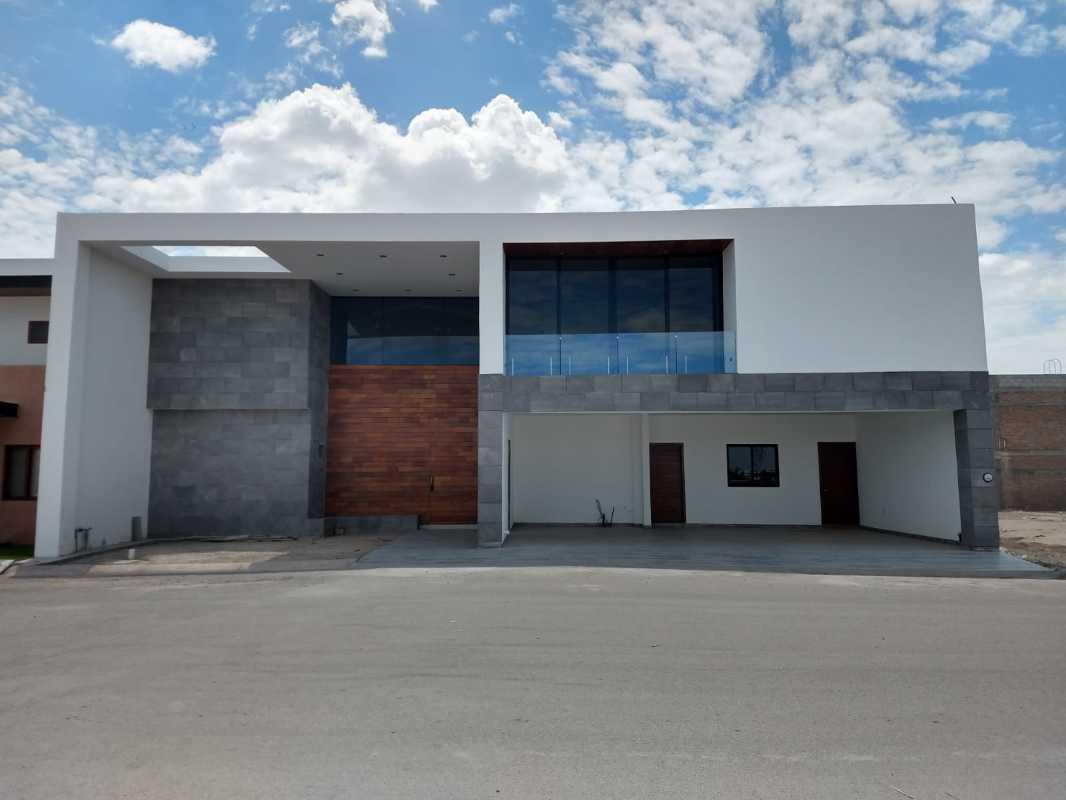 PROLONGACI?N HACIENDA DEL ROSARIO, Torreón, Coahuila de Zaragoza, 27106, Mexico, 4 Bedrooms Bedrooms, ,5 BathroomsBathrooms,Residential,For Sale,PROLONGACI?N HACIENDA DEL ROSARIO,1652963