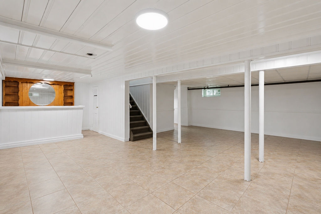 East Rockaway, New York, 11518, United States, 4 Bedrooms Bedrooms, ,2 BathroomsBathrooms,Residential,For Sale,2048552