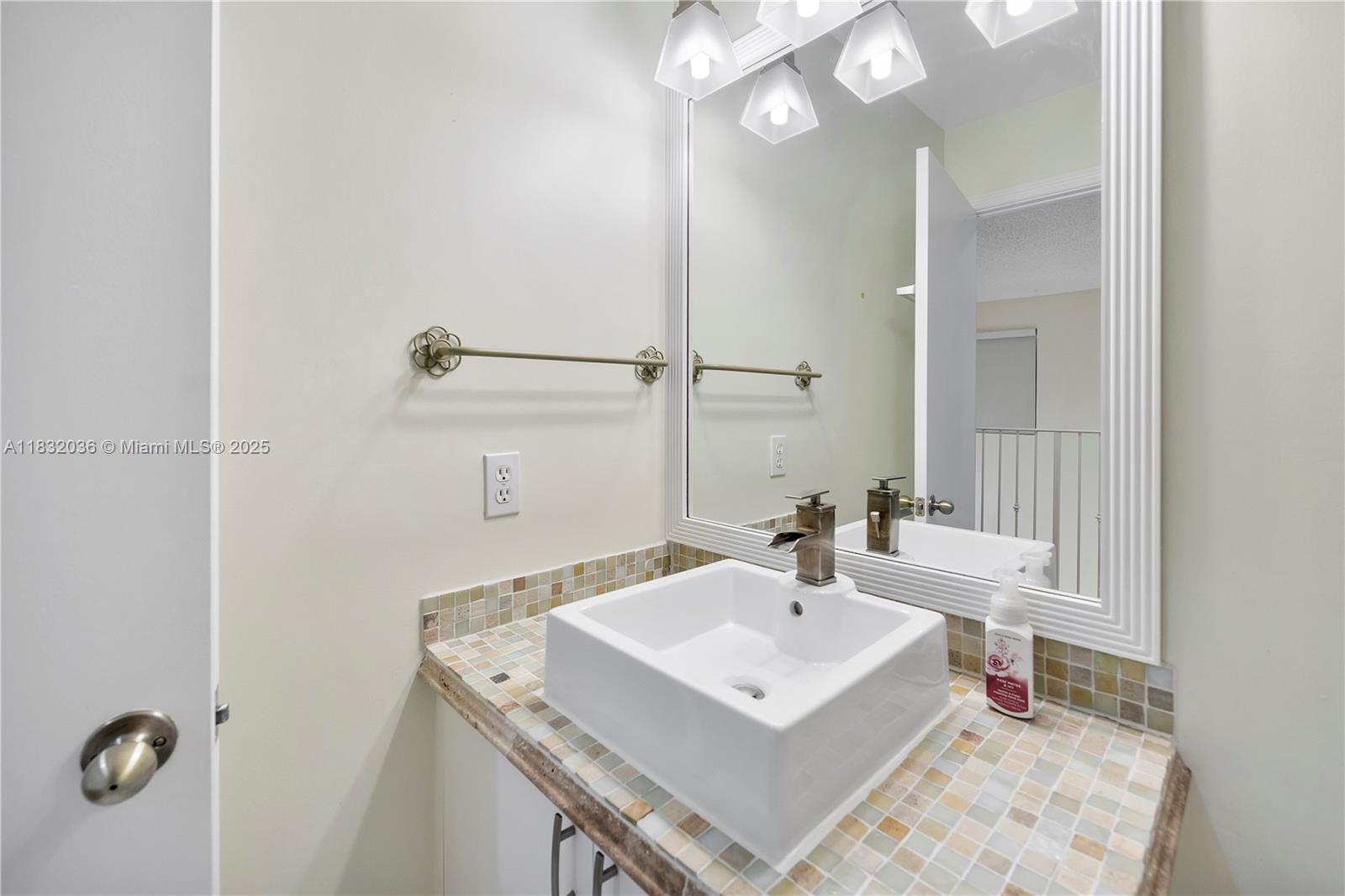 Miami, Florida, 33186, United States, 4 Bedrooms Bedrooms, ,3 BathroomsBathrooms,Residential,For Sale,1882398
