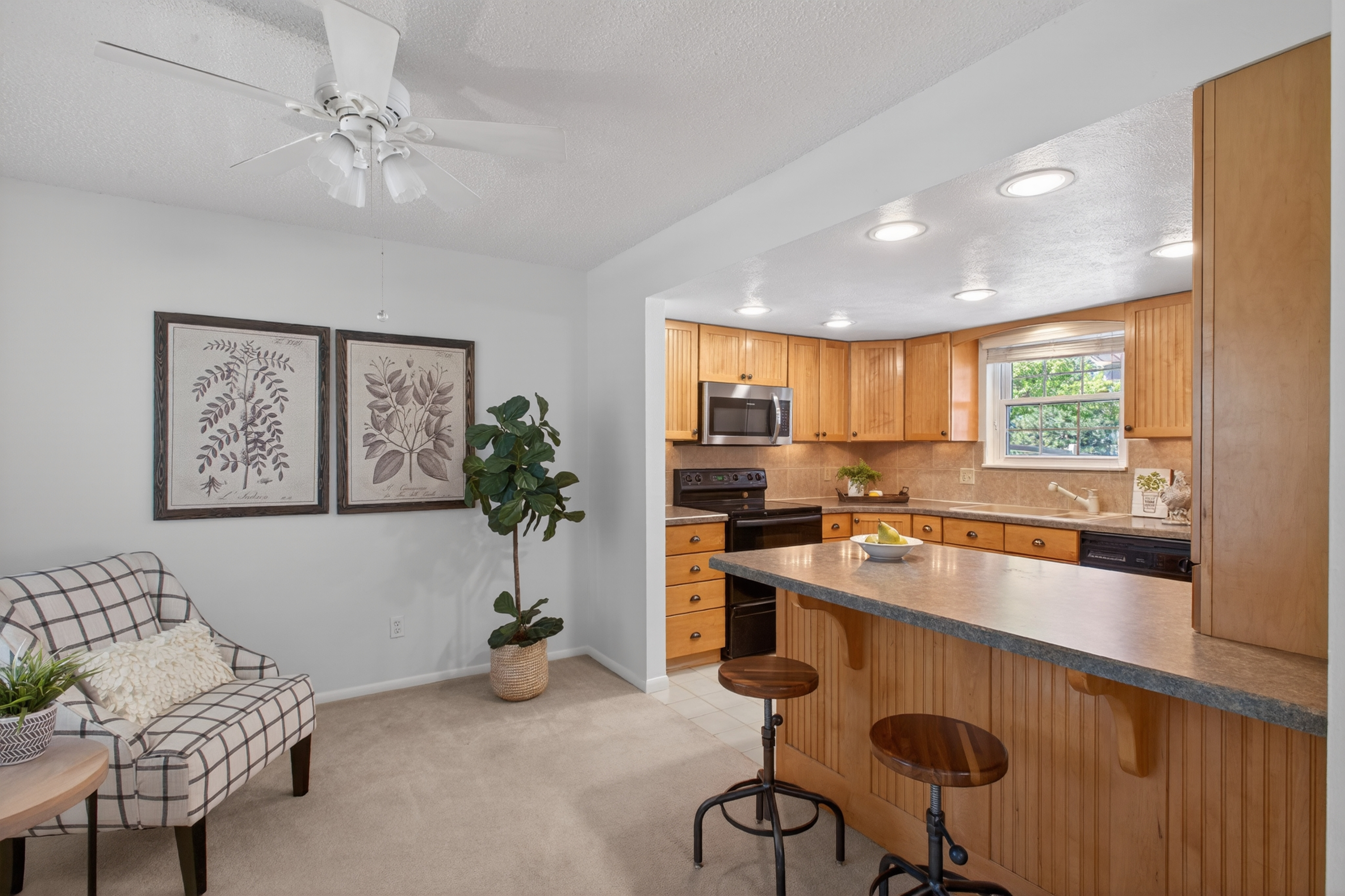  Beautifully maintained end unit in the Fairway 16 community of Heatheridge - 物件實景