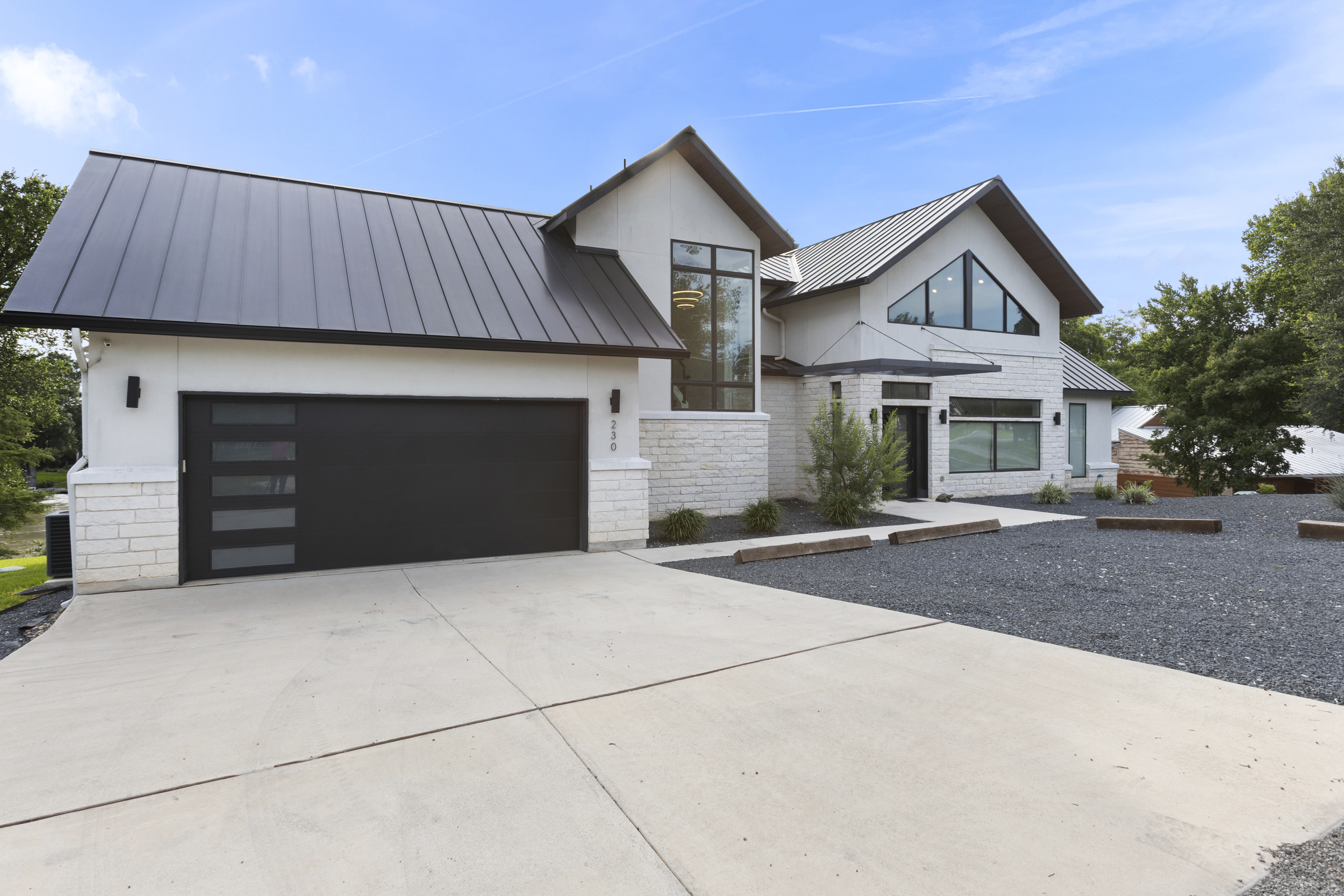  Lakefront Luxury Designed to Perform - 物件實景