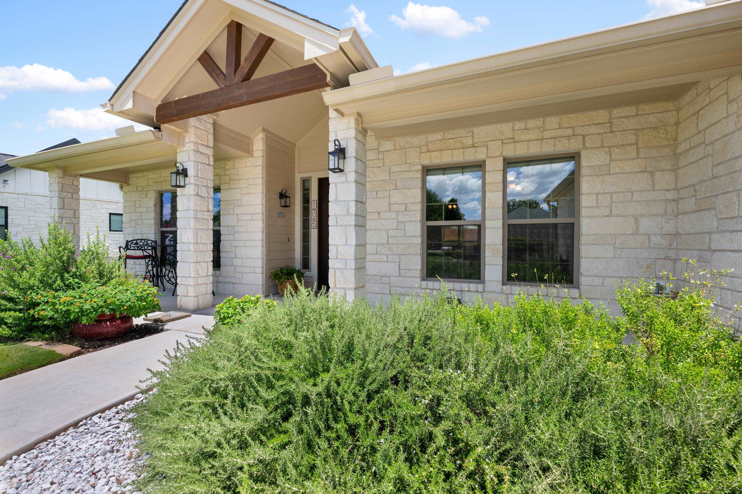 Meadowlakes, Texas, 78654, United States, 3 Bedrooms Bedrooms, ,3 BathroomsBathrooms,Residential,For Sale,1874782