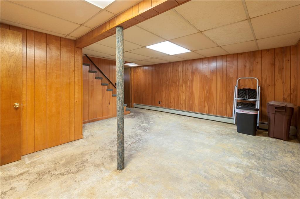 West Warwick, Rhode Island, 02893, United States, 6 Bedrooms Bedrooms, ,2 BathroomsBathrooms,Residential,For Sale,1973795