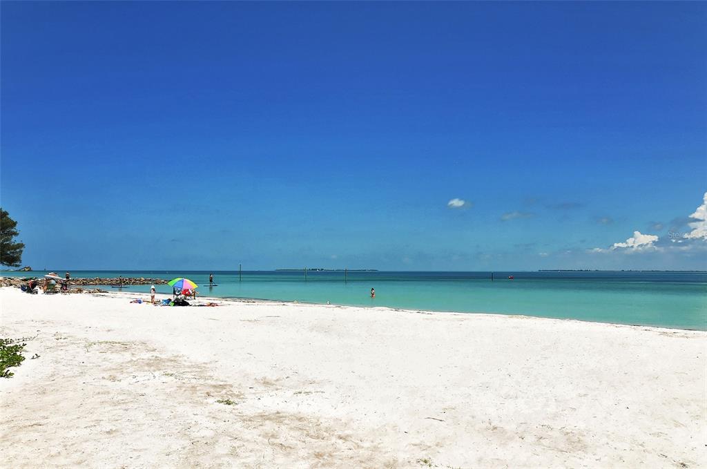 Bradenton, Florida, 34210, United States, 2 Bedrooms Bedrooms, ,3 BathroomsBathrooms,Residential,For Sale,1793424