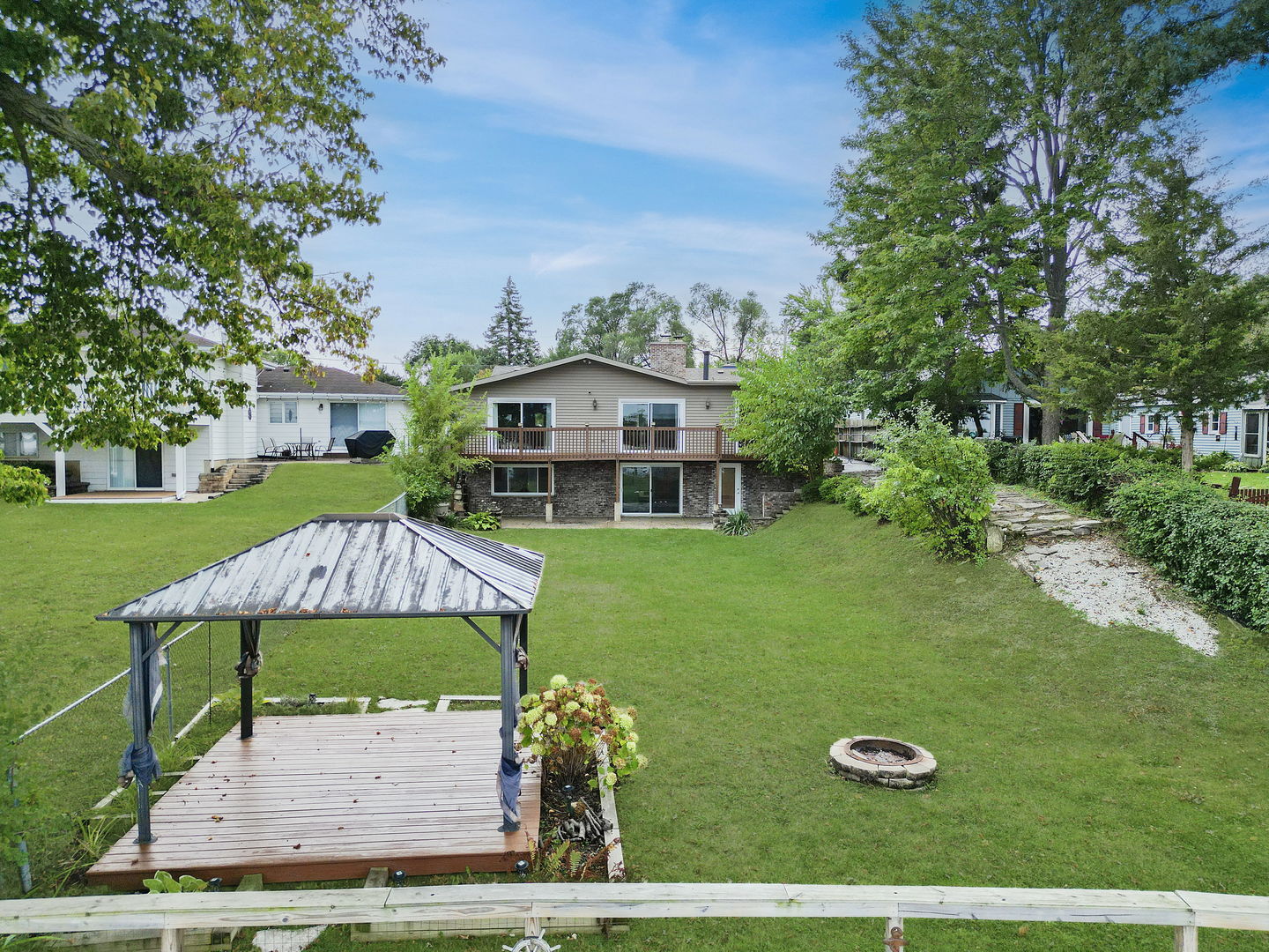 Antioch, Illinois, 60002, United States, 4 Bedrooms Bedrooms, ,4 BathroomsBathrooms,Residential,For Sale,1959229