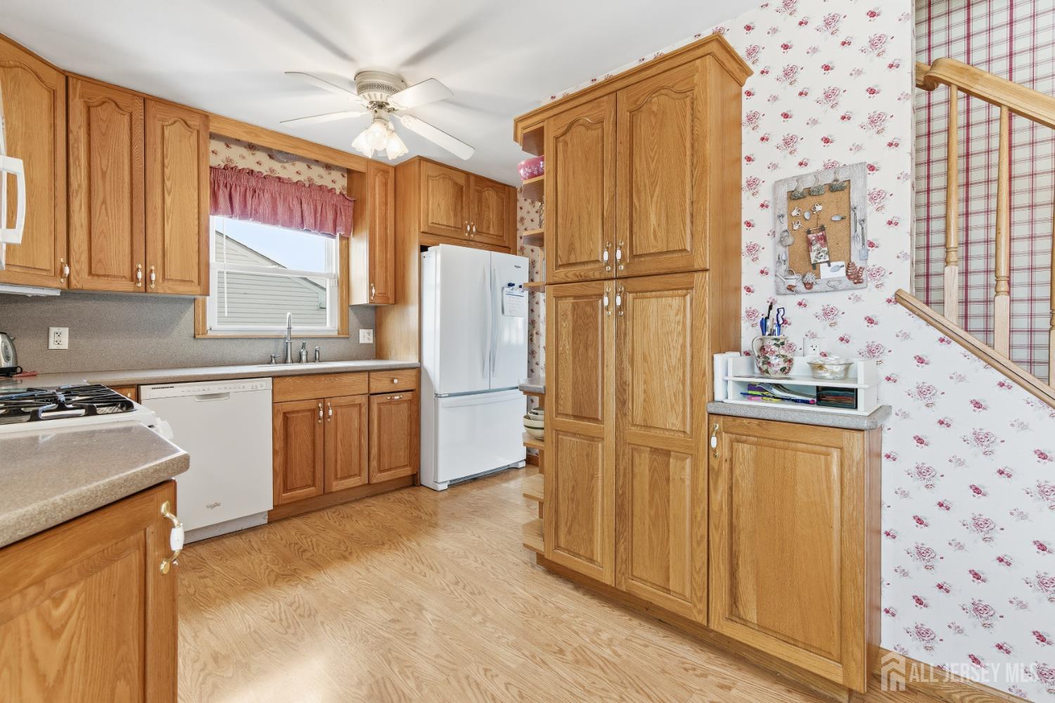 1201 - Carteret, New Jersey, 07008, United States, 4 Bedrooms Bedrooms, ,2 BathroomsBathrooms,Residential,For Sale,2006172