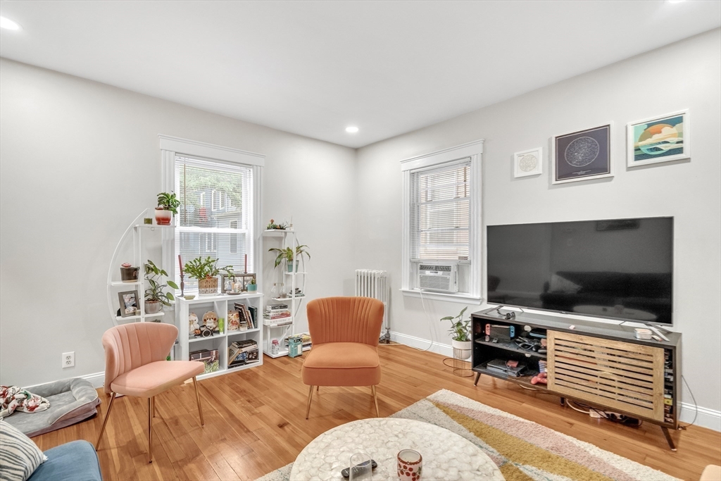 Cambridge, Massachusetts, 02139, United States, 22 Bedrooms Bedrooms, ,9 BathroomsBathrooms,Residential,For Sale,1903632