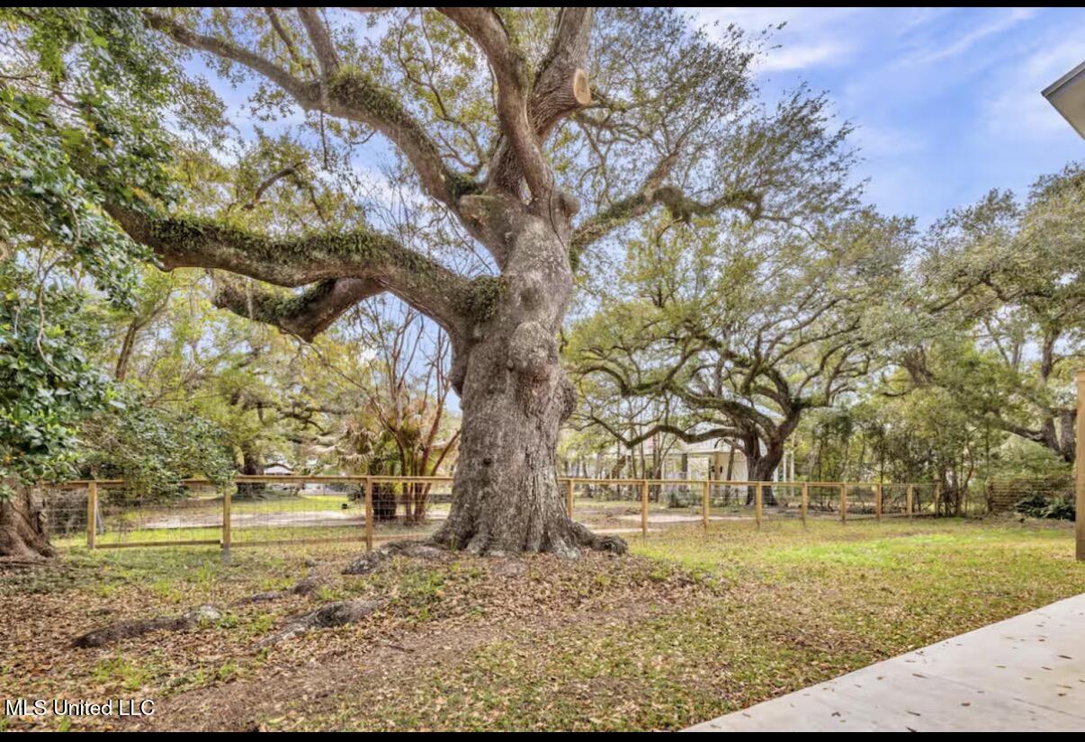 Bay Saint Louis, Mississippi, 39520, United States, 2 Bedrooms Bedrooms, ,2 BathroomsBathrooms,Residential,For Sale,1968708