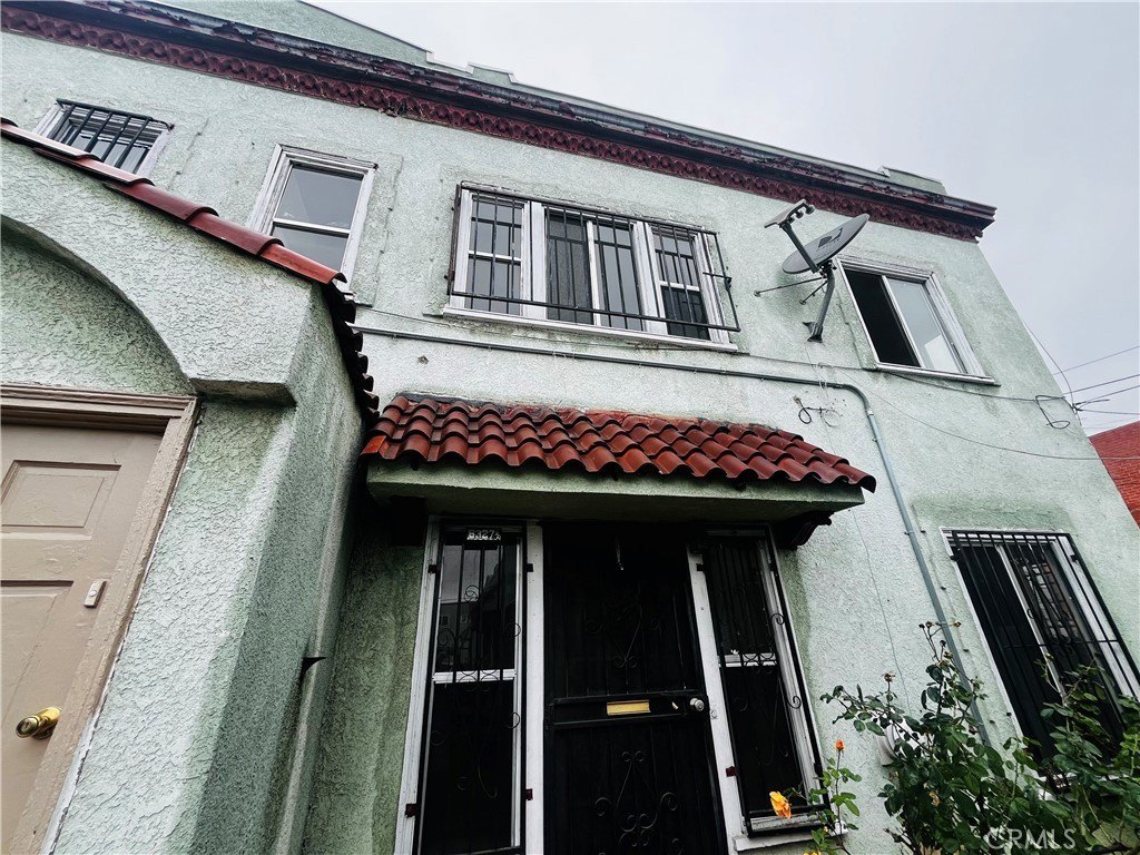 Los Angeles, California, 90003, United States, 12 Bedrooms Bedrooms, ,Residential,For Sale,2009676