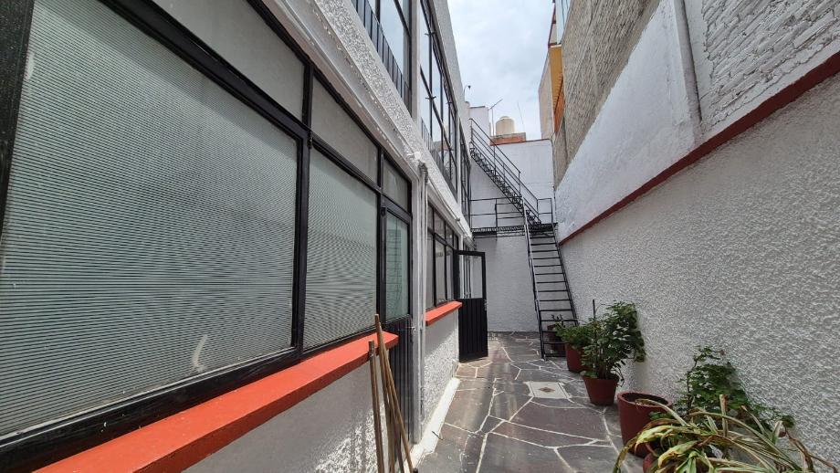 Iztacalco, Ciudad de México, 08200, Mexico, 9 Bedrooms Bedrooms, ,3 BathroomsBathrooms,Residential,For Sale,1918570