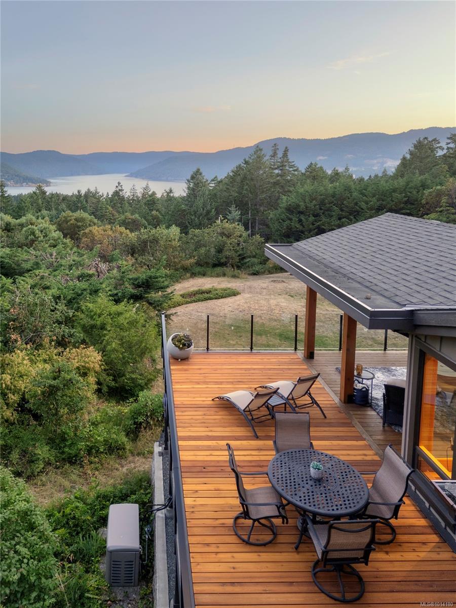 CENTRAL SAANICH, British Columbia, V8M 1S2, CA, 3 Bedrooms Bedrooms, ,Residential,For Sale,1950978