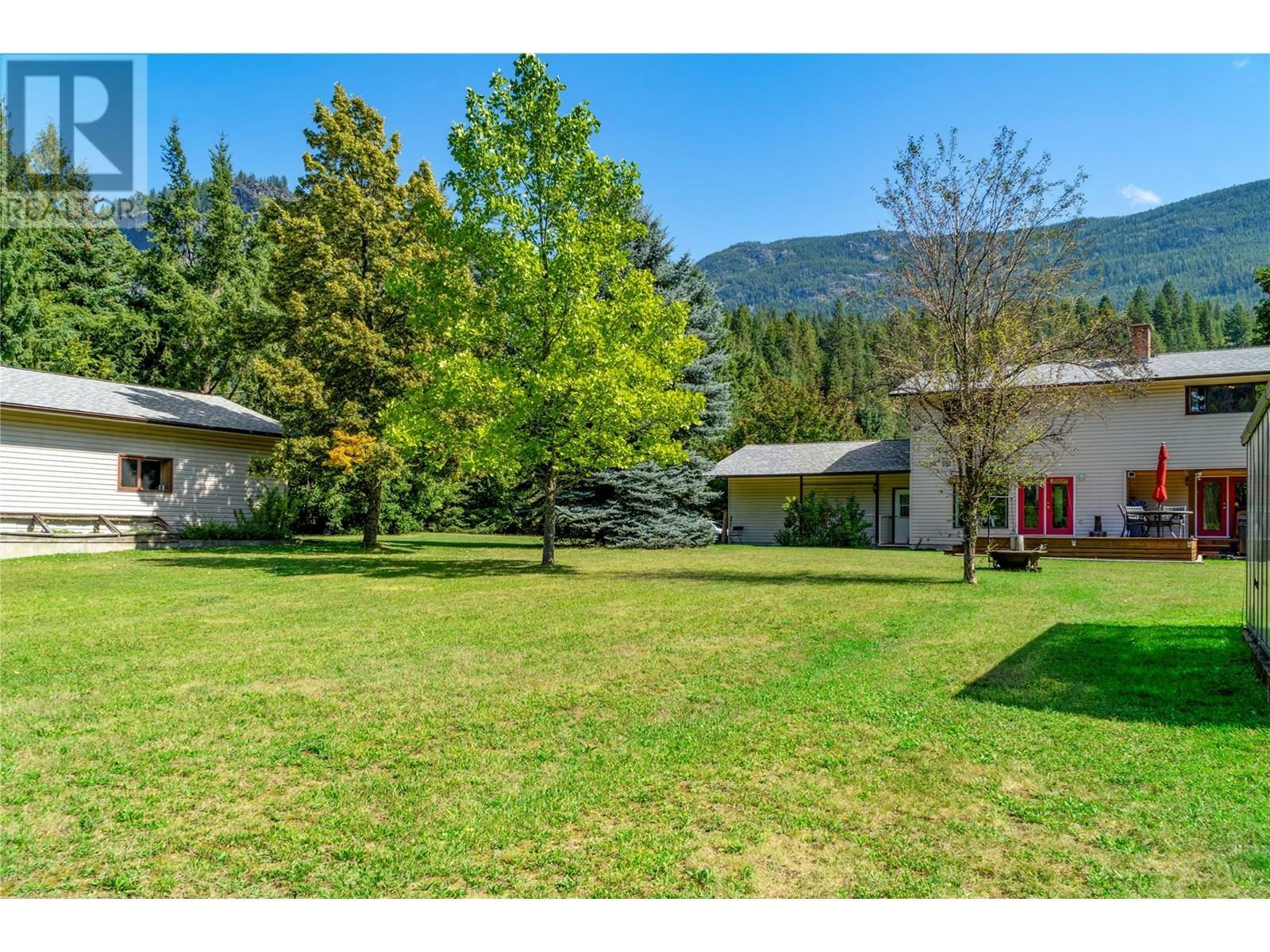 CASTLEGAR, British Columbia, V1N 4S6, CA, 4 Bedrooms Bedrooms, ,3 BathroomsBathrooms,Residential,For Sale,1859816