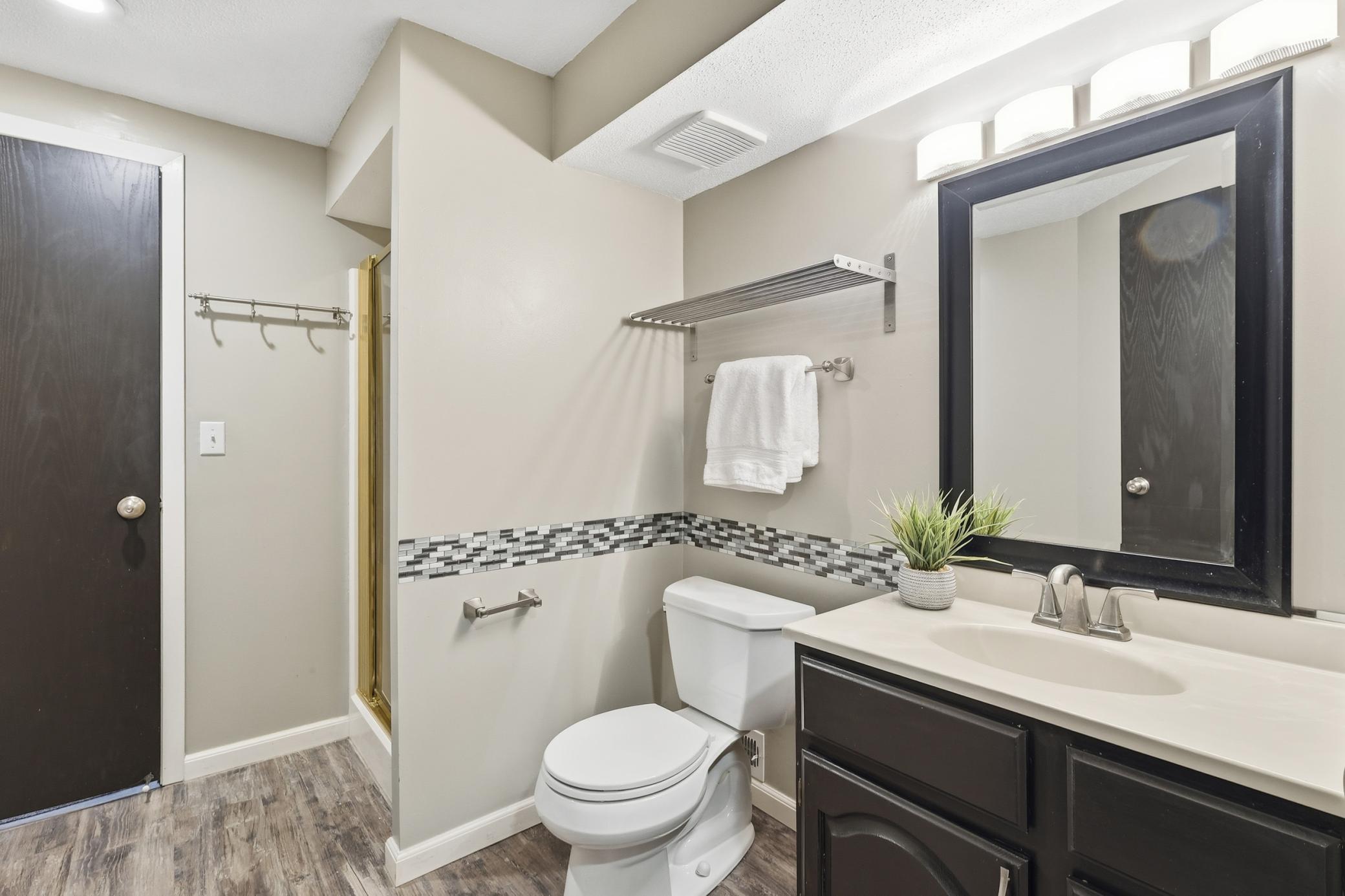 Woodbury, Minnesota, 55125, United States, 4 Bedrooms Bedrooms, ,2 BathroomsBathrooms,Residential,For Sale,1991775