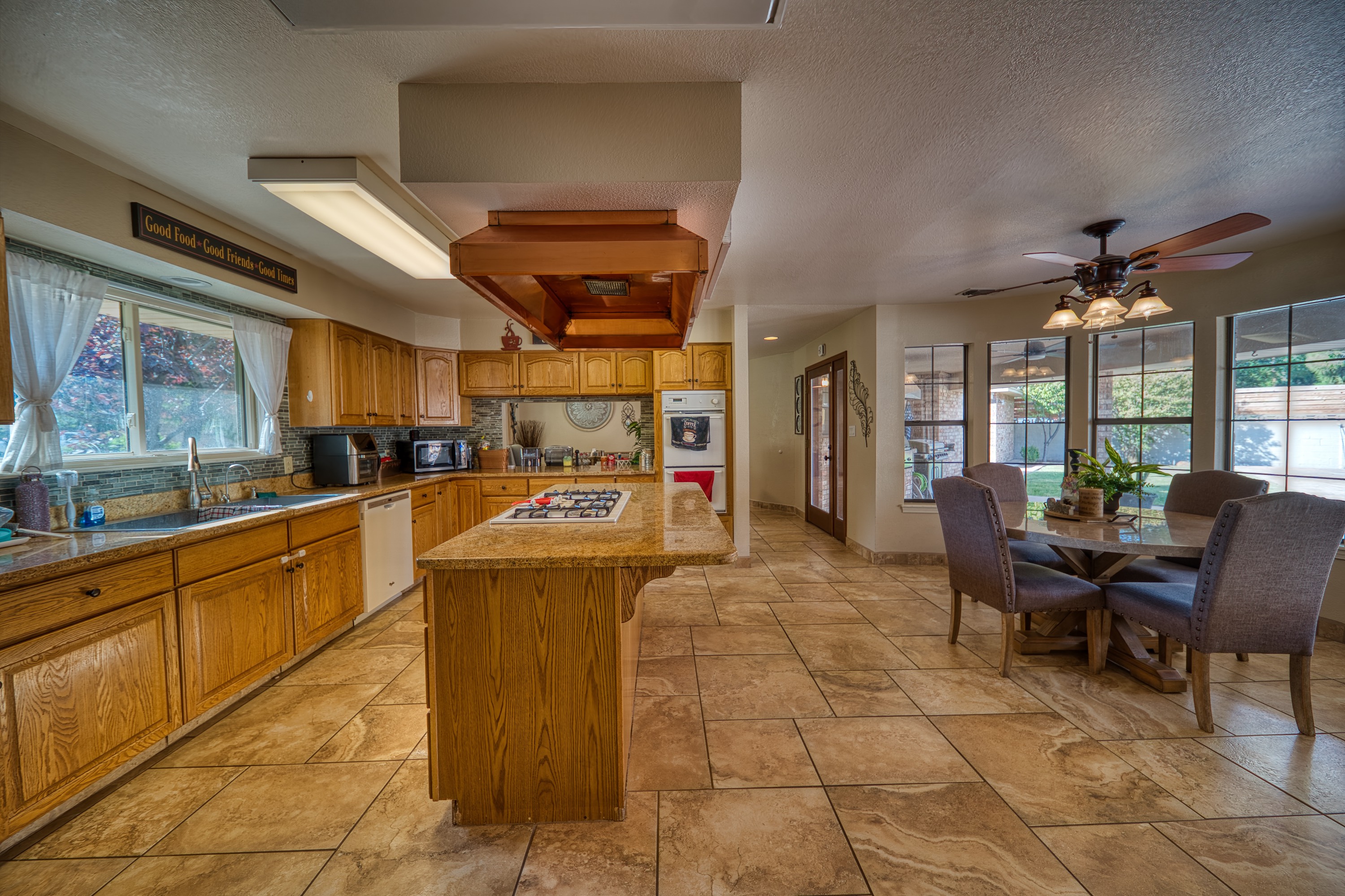 Carlsbad, New Mexico, 88220, United States, 4 Bedrooms Bedrooms, ,3 BathroomsBathrooms,Residential,For Sale,1974897