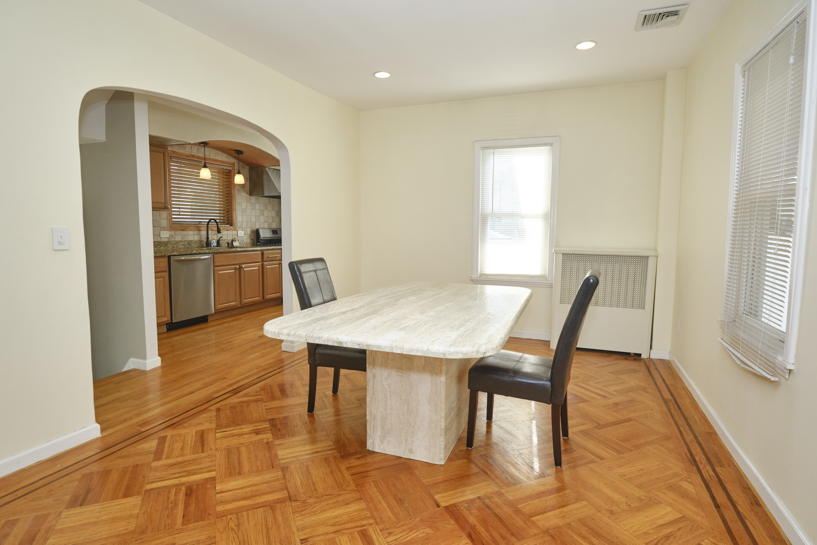 Floral Park, New York, 11001, United States, 3 Bedrooms Bedrooms, ,2 BathroomsBathrooms,Residential,For Sale,1973854