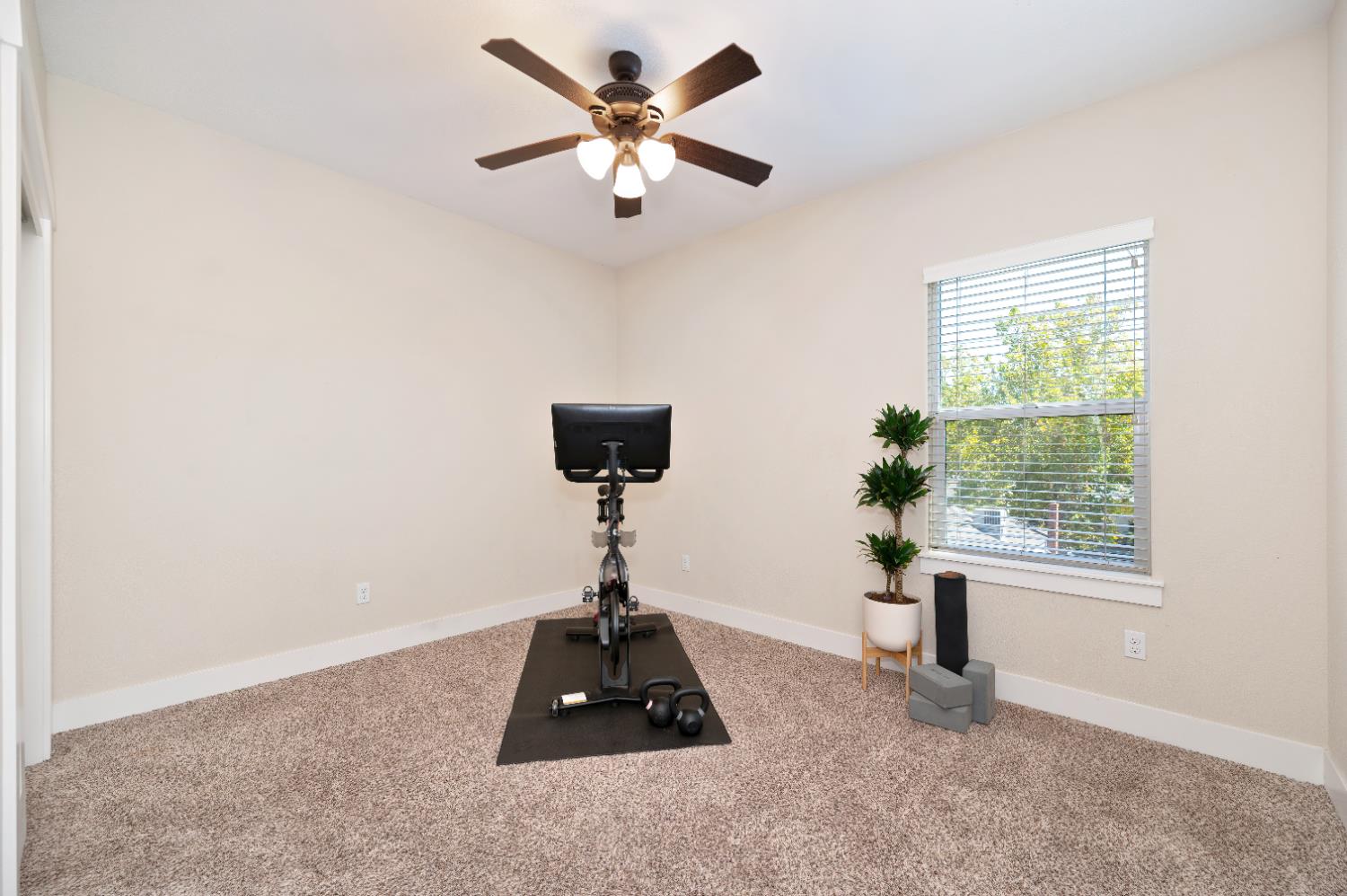 Sacramento, California, 95818, United States, 3 Bedrooms Bedrooms, ,3 BathroomsBathrooms,Residential,For Sale,1988052