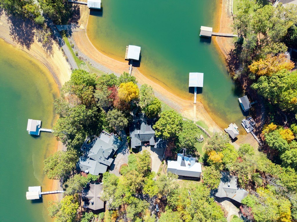 Hiawassee, Georgia, 30546, United States, 3 Bedrooms Bedrooms, ,4 BathroomsBathrooms,Residential,For Sale,1978454