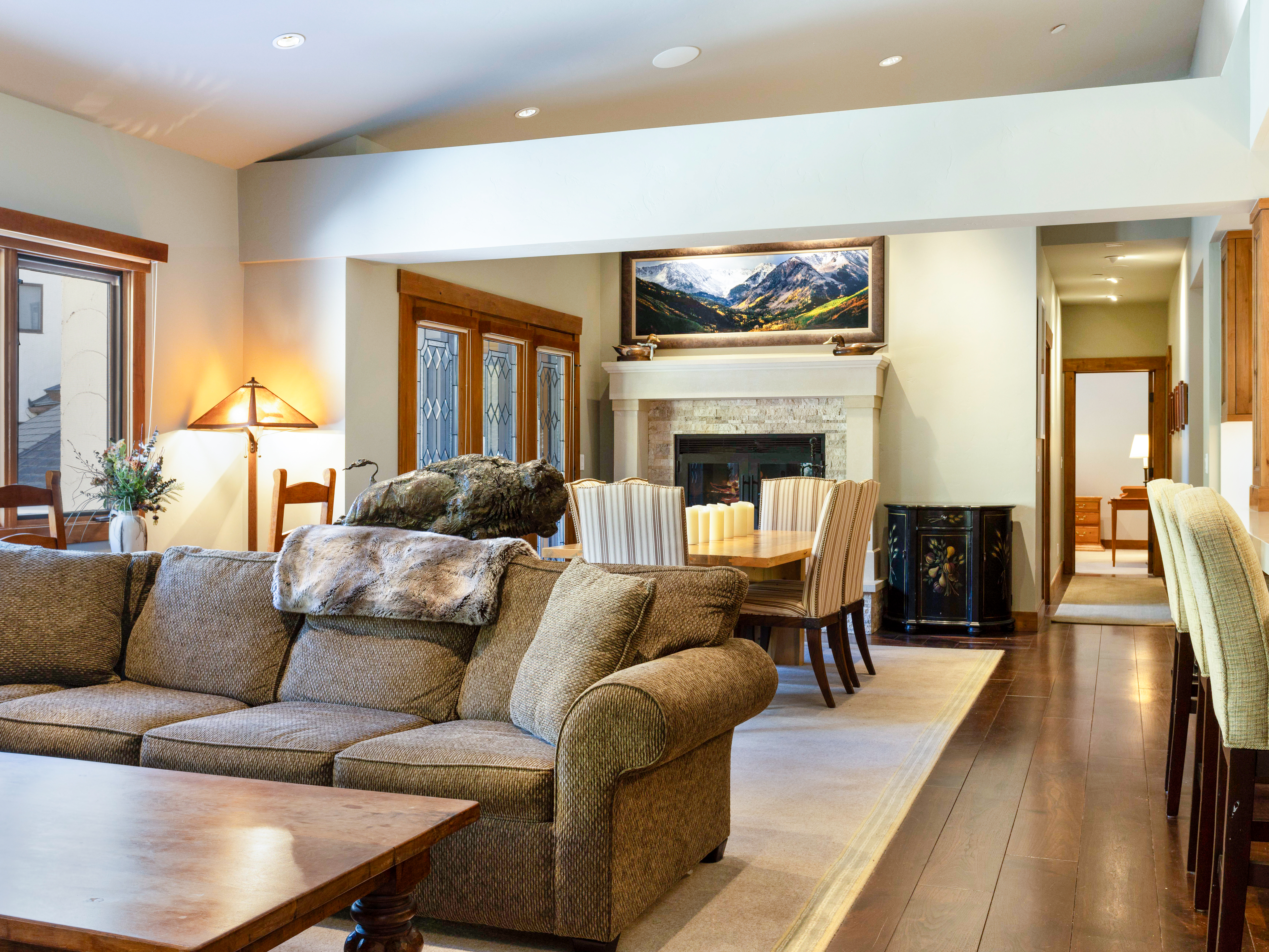  Exceptionally Spacious Mountain Retreat With a Ski-In, Ski-Out Location - 物件實景