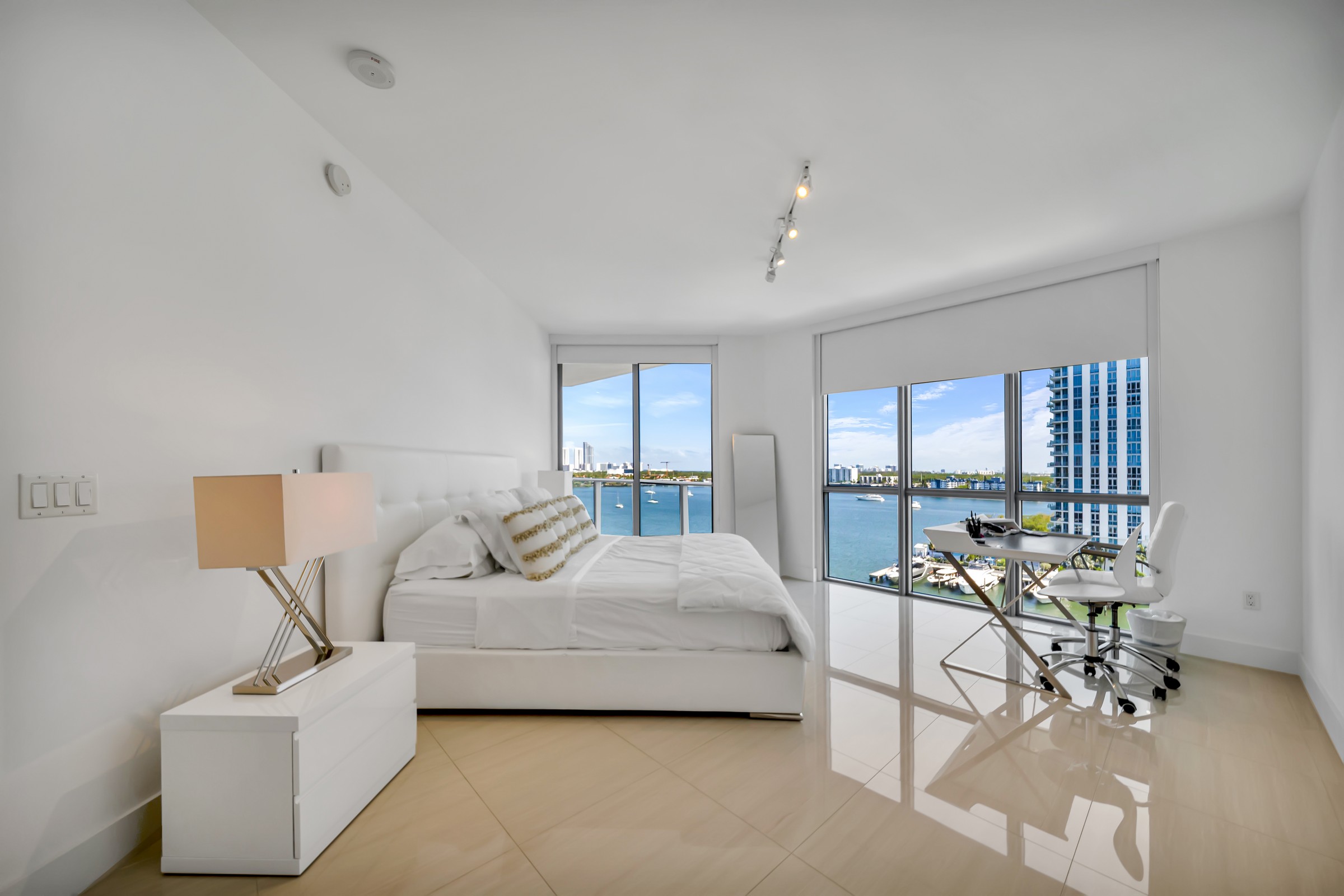  17301 Biscayne Blvd, North Miami Beach, FL, 33160 - 物件實景