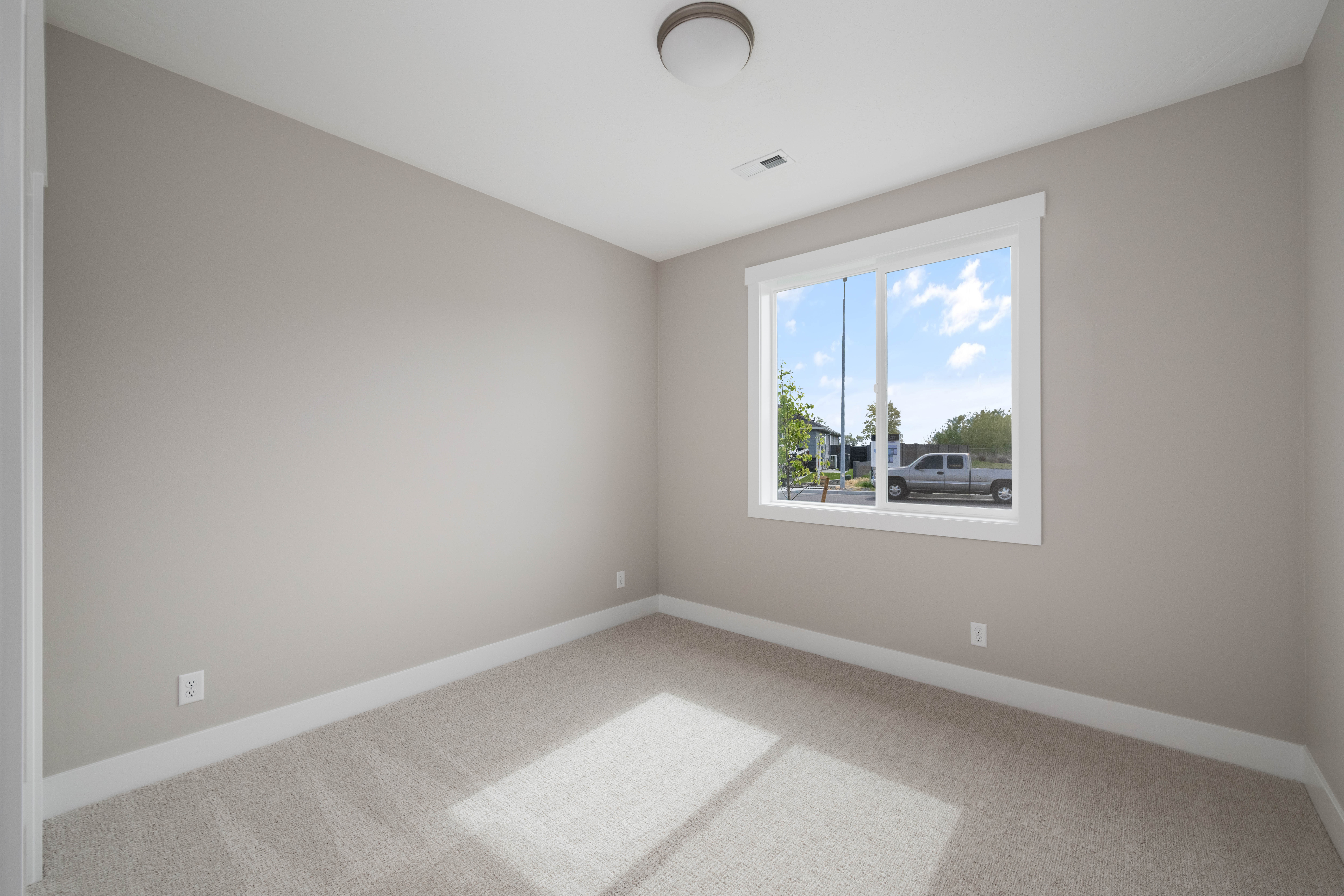  CORNER LOT - 物件實景