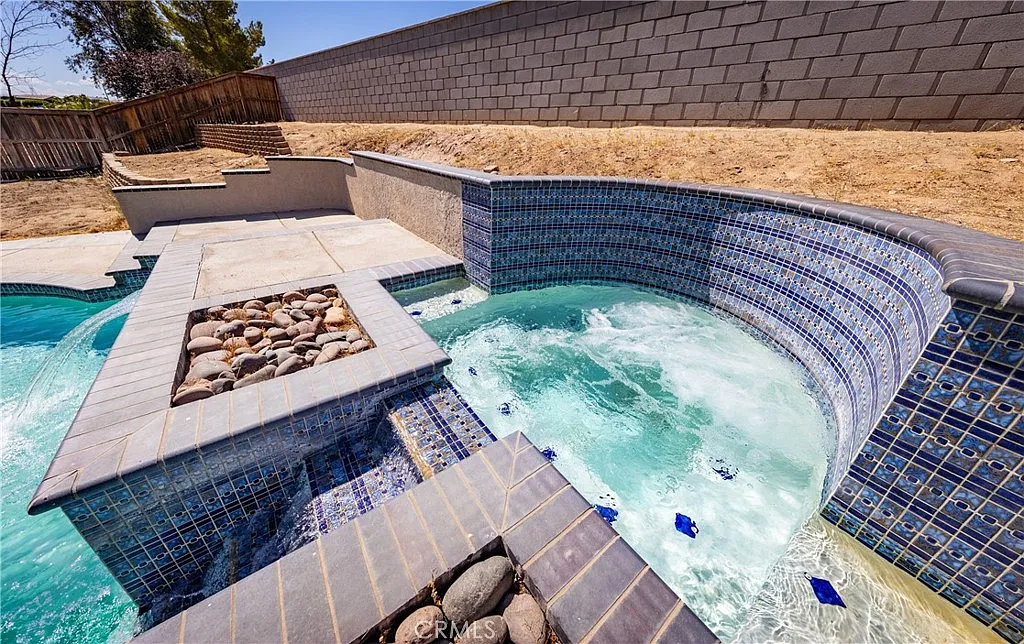 Victorville, California, 92395, United States, 5 Bedrooms Bedrooms, ,3 BathroomsBathrooms,Residential,For Sale,1976138