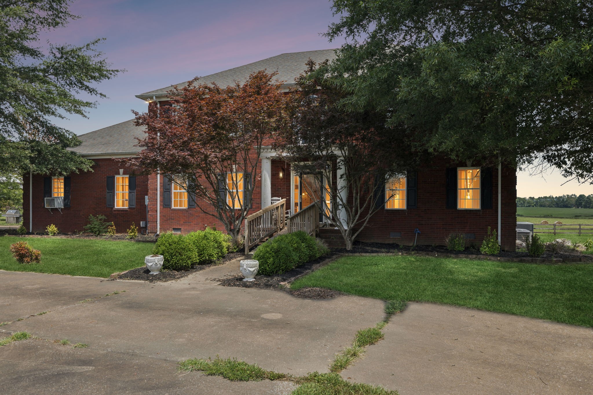 Lawrenceburg, Tennessee, 38464, United States, 5 Bedrooms Bedrooms, ,4 BathroomsBathrooms,Residential,For Sale,1967906