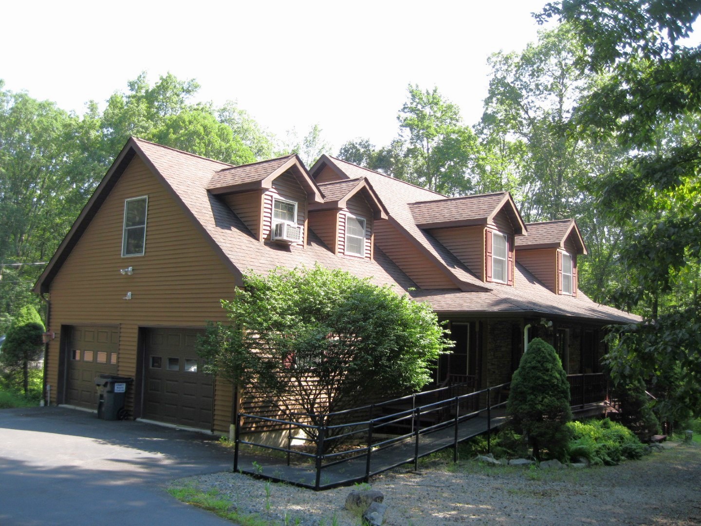 Hawley, Pennsylvania, 18428, United States, 4 Bedrooms Bedrooms, ,4 BathroomsBathrooms,Residential,For Sale,1907395