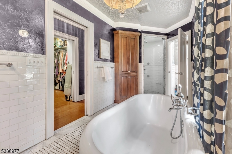 Montclair Twp., New Jersey, 07042, United States, 6 Bedrooms Bedrooms, ,6 BathroomsBathrooms,Residential,For Sale,1993497