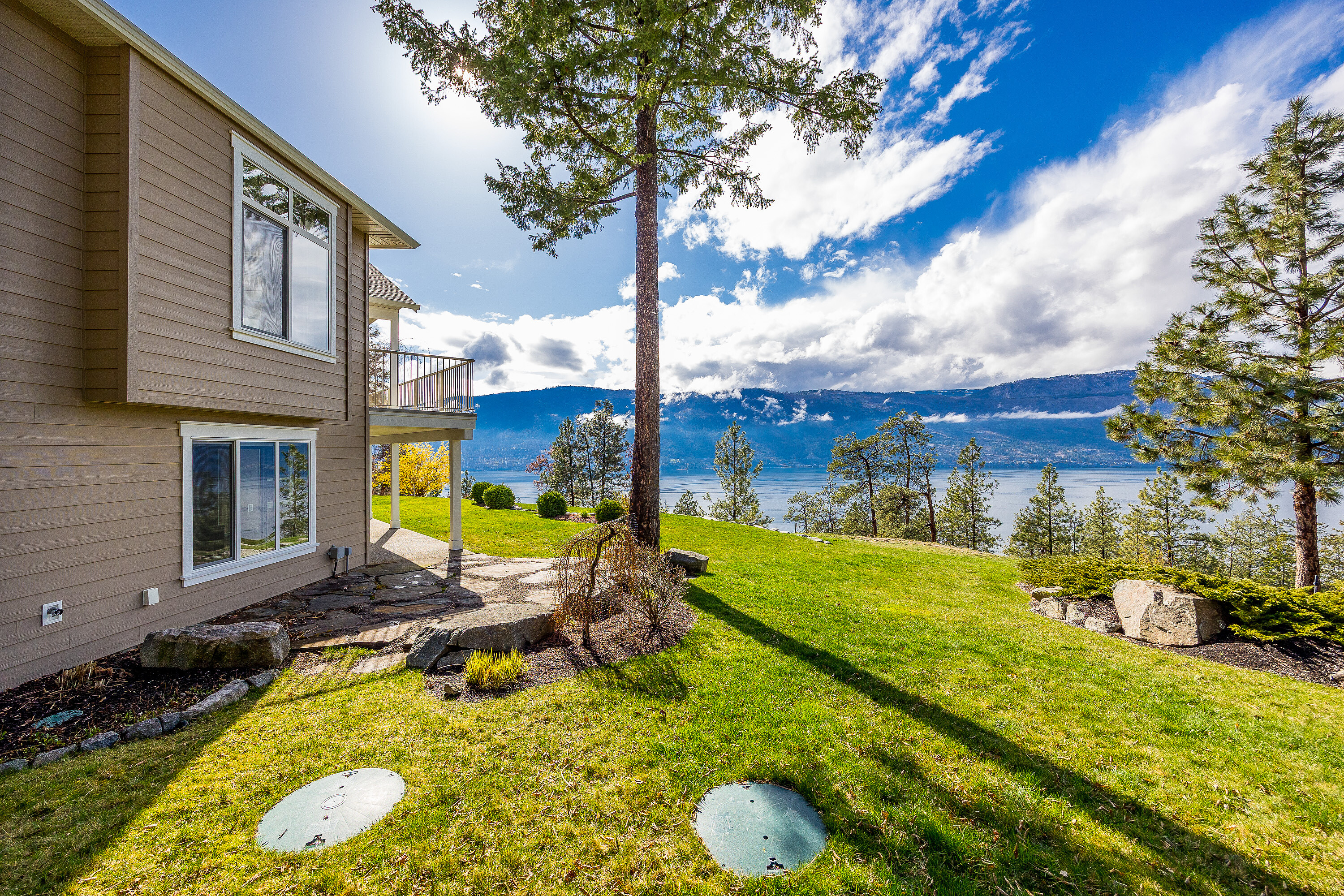  180 Degree Views of the Lake - 物件實景