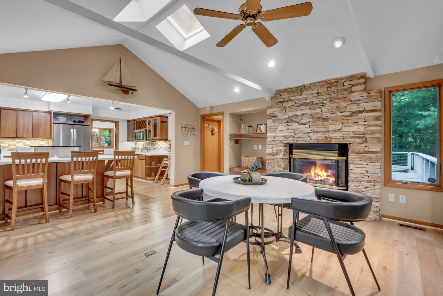 Annapolis, Maryland, 21409, United States, 4 Bedrooms Bedrooms, ,5 BathroomsBathrooms,Residential,For Sale,1947089
