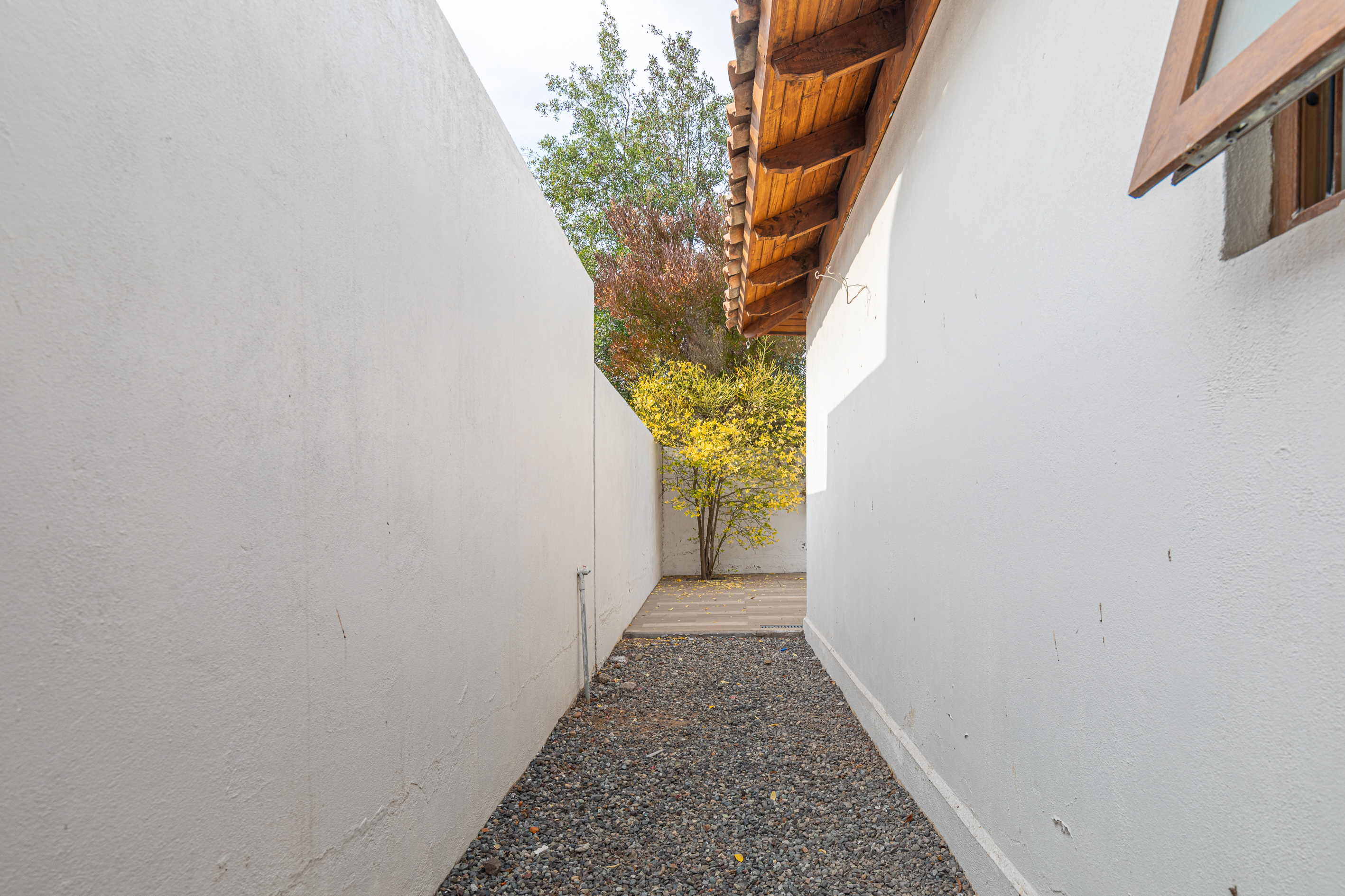  4-Bedroom Chilean-Style Home in Piedra Roja - 物件實景