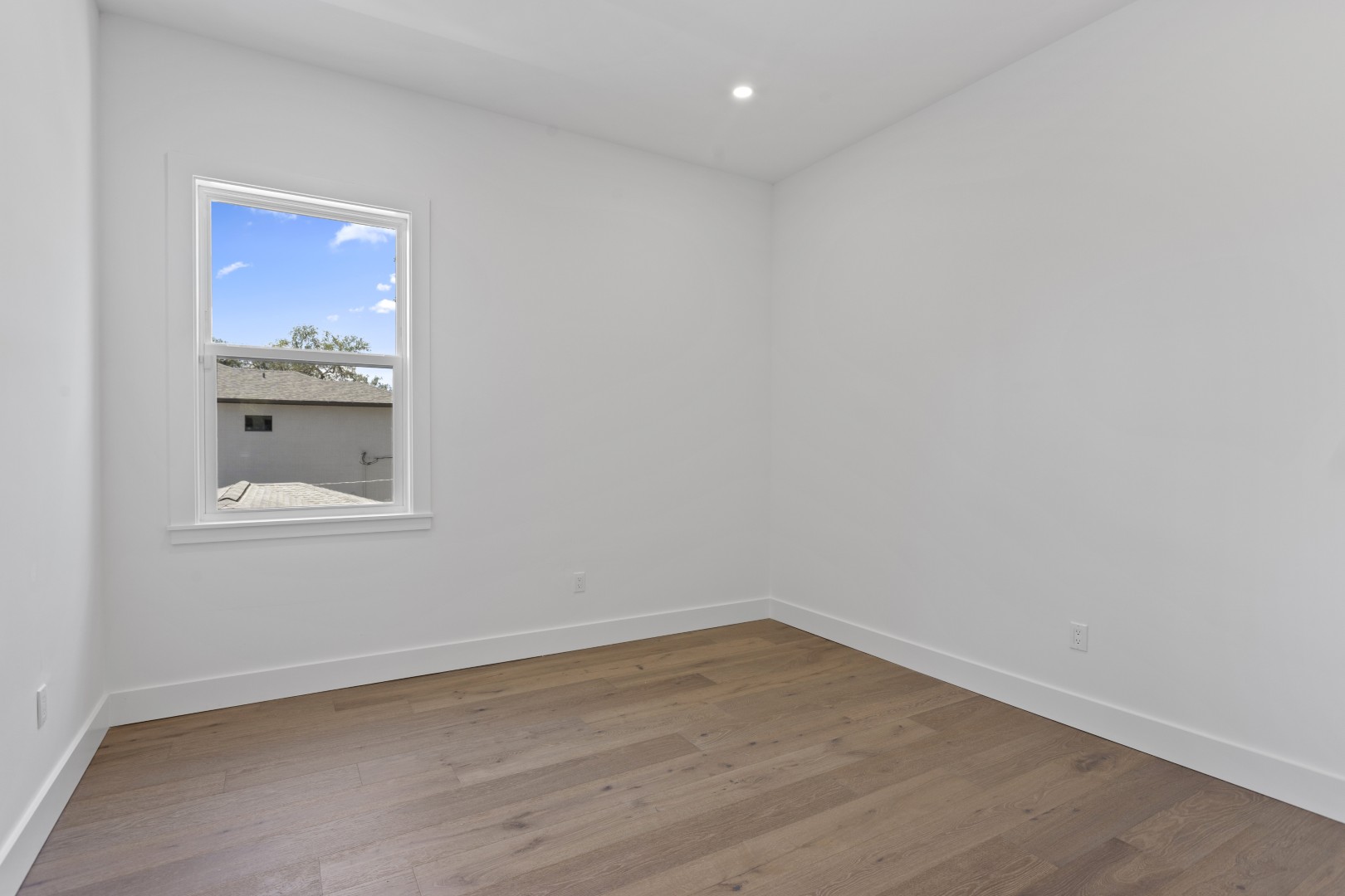 Tampa, Florida, 33611, United States, 6 Bedrooms Bedrooms, ,6 BathroomsBathrooms,Residential,For Sale,1981634