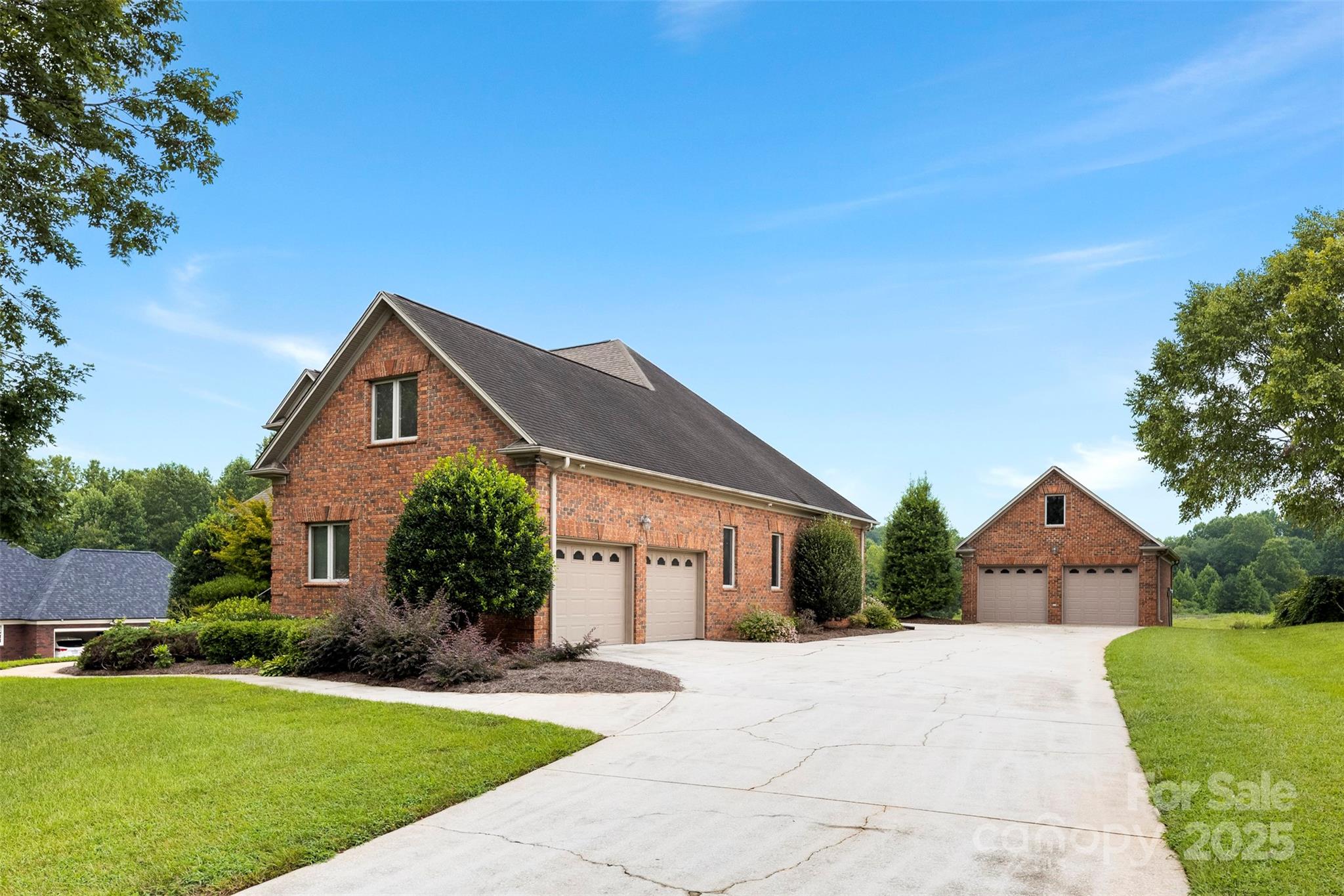 Lincolnton, North Carolina, 28092, United States, 3 Bedrooms Bedrooms, ,3 BathroomsBathrooms,Residential,For Sale,1910907