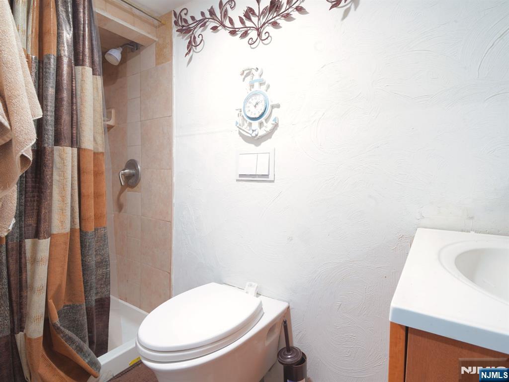Wood Ridge, New Jersey, 07075, United States, 5 Bedrooms Bedrooms, ,3 BathroomsBathrooms,Residential,For Sale,1907290