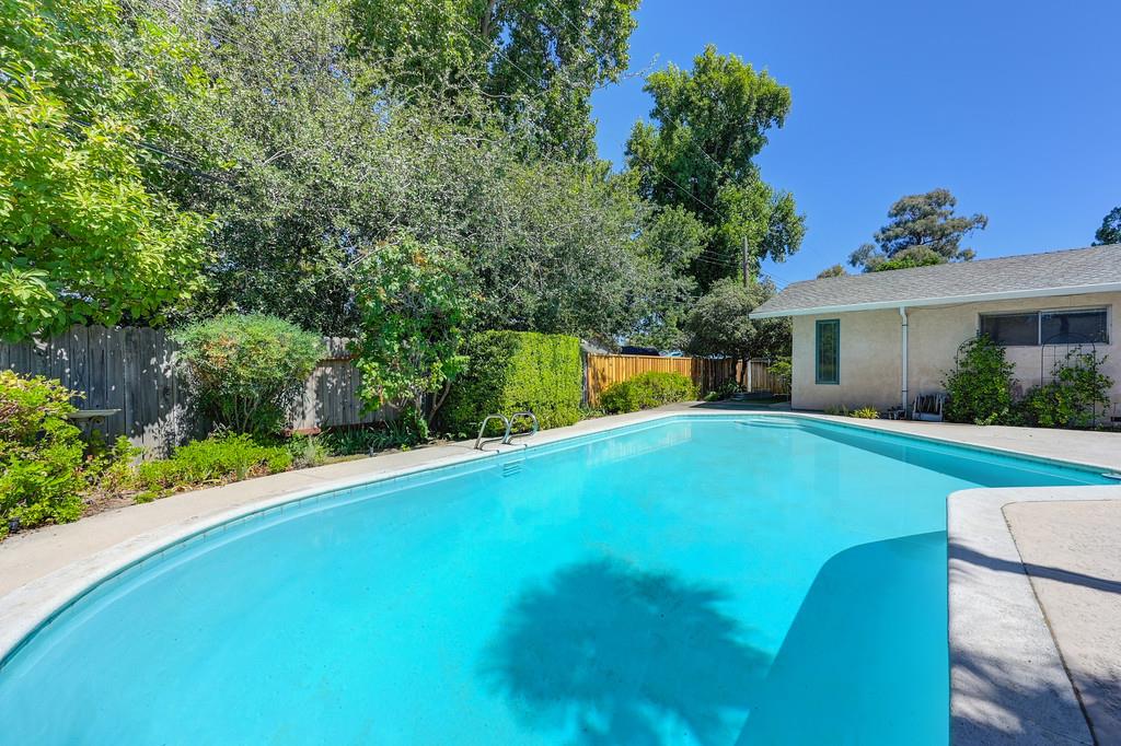 Roseville, California, 95678, United States, 3 Bedrooms Bedrooms, ,2 BathroomsBathrooms,Residential,For Sale,1940546