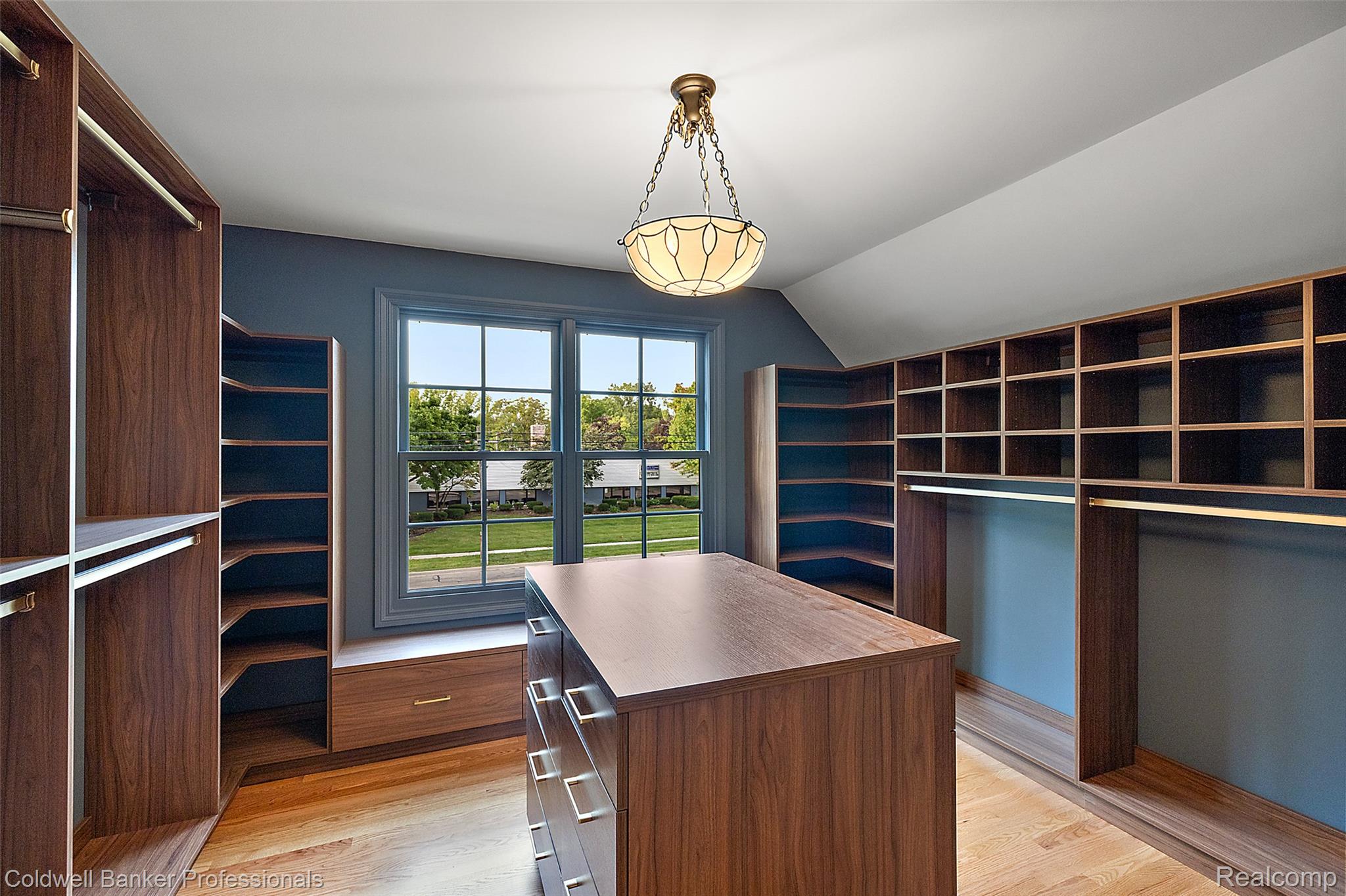 Plymouth, Michigan, 48170, United States, 4 Bedrooms Bedrooms, ,4 BathroomsBathrooms,Residential,For Sale,1986255